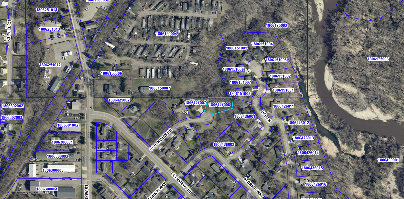 1218l Southview Drive Property Photo 3