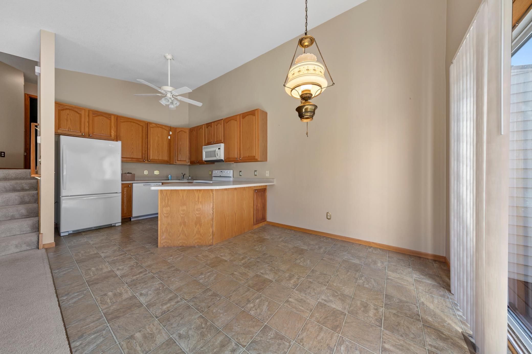 1320 S Trail Drive Property Photo 4