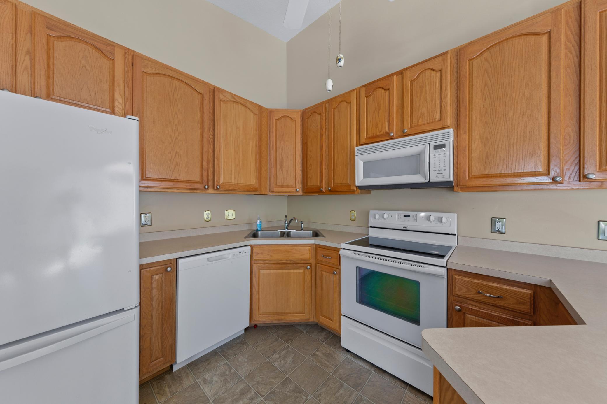 1320 S Trail Drive Property Photo 5
