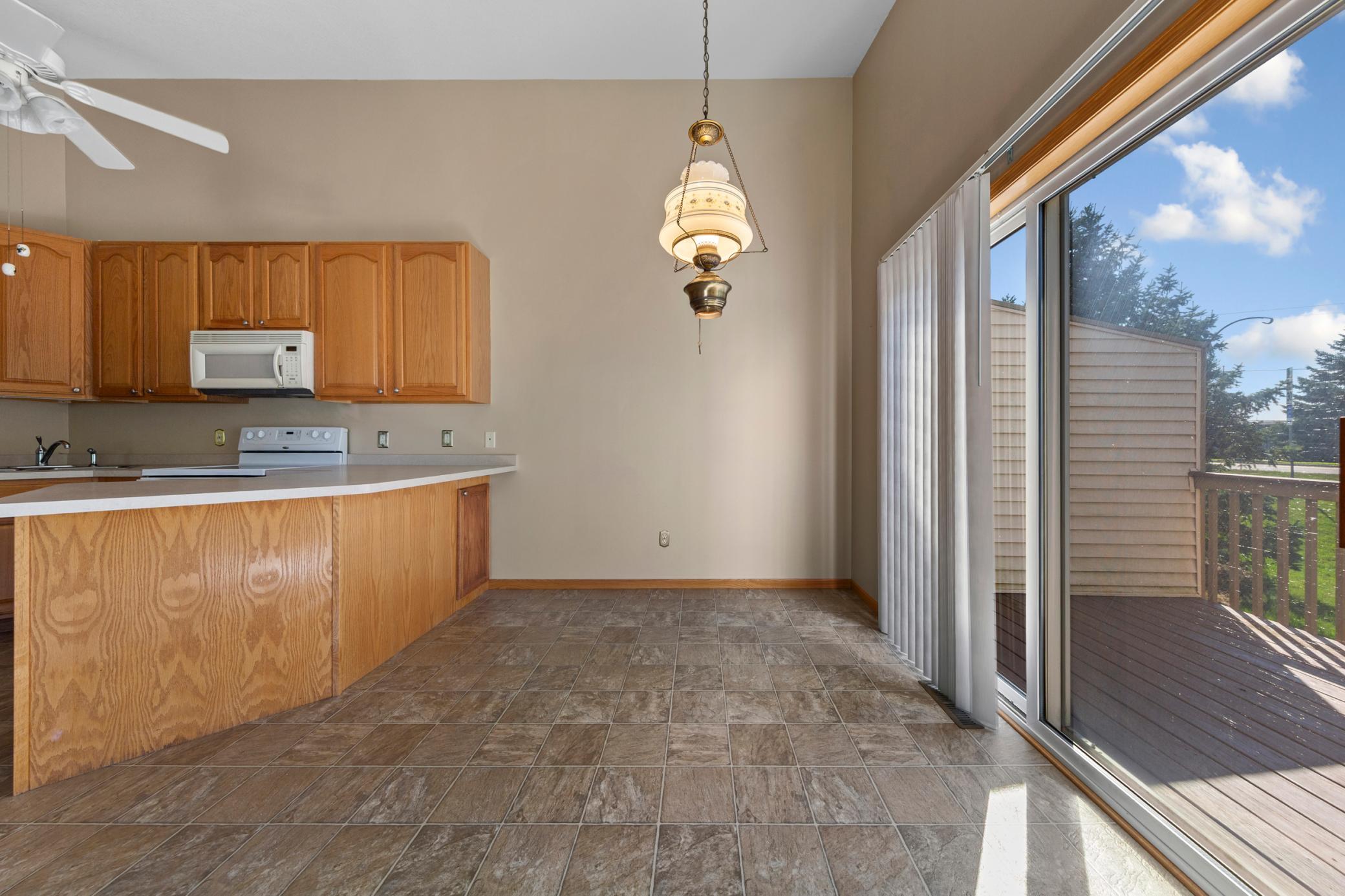 1320 S Trail Drive Property Photo 8