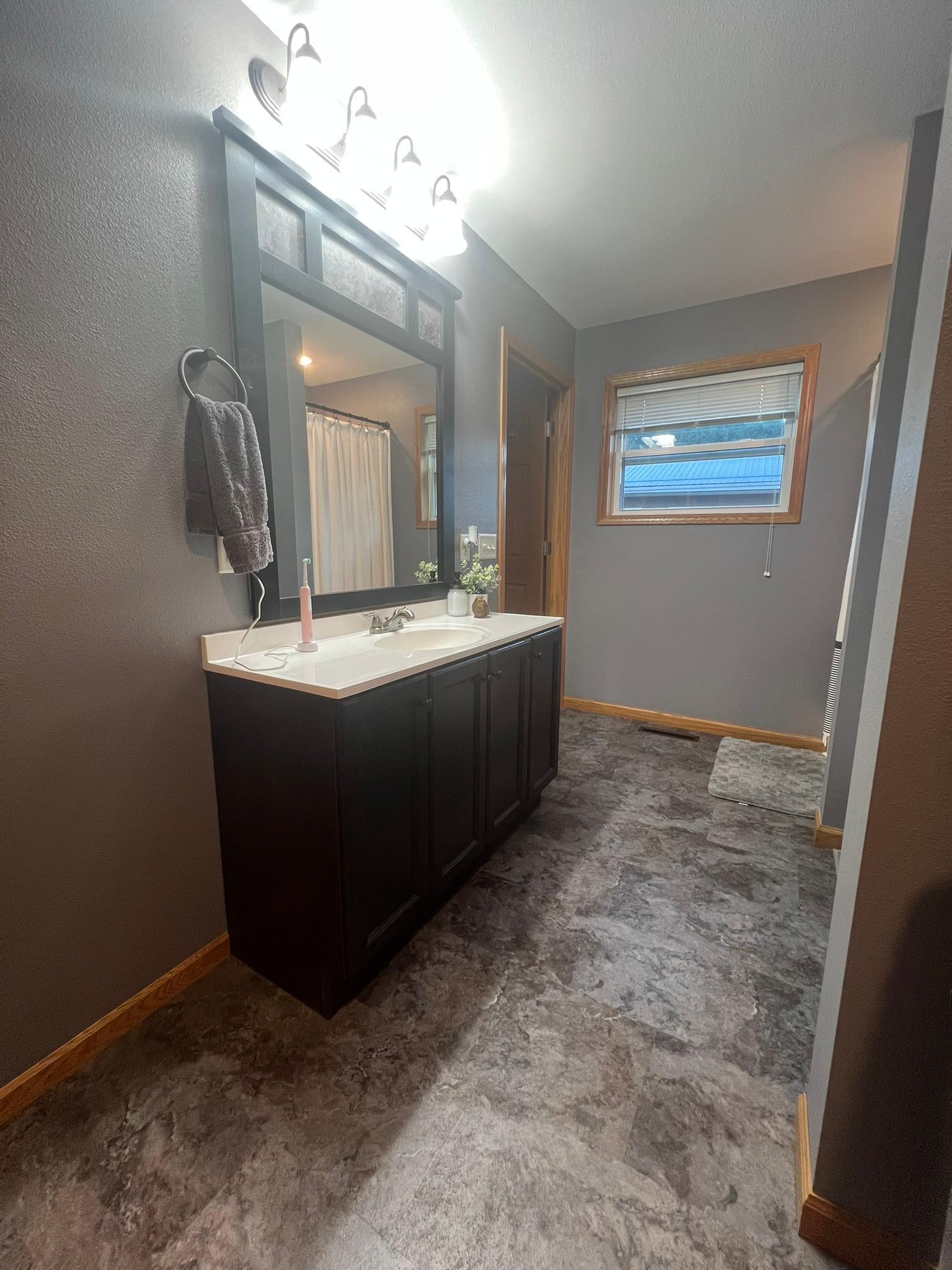 420 Oakwood Street Property Photo 17