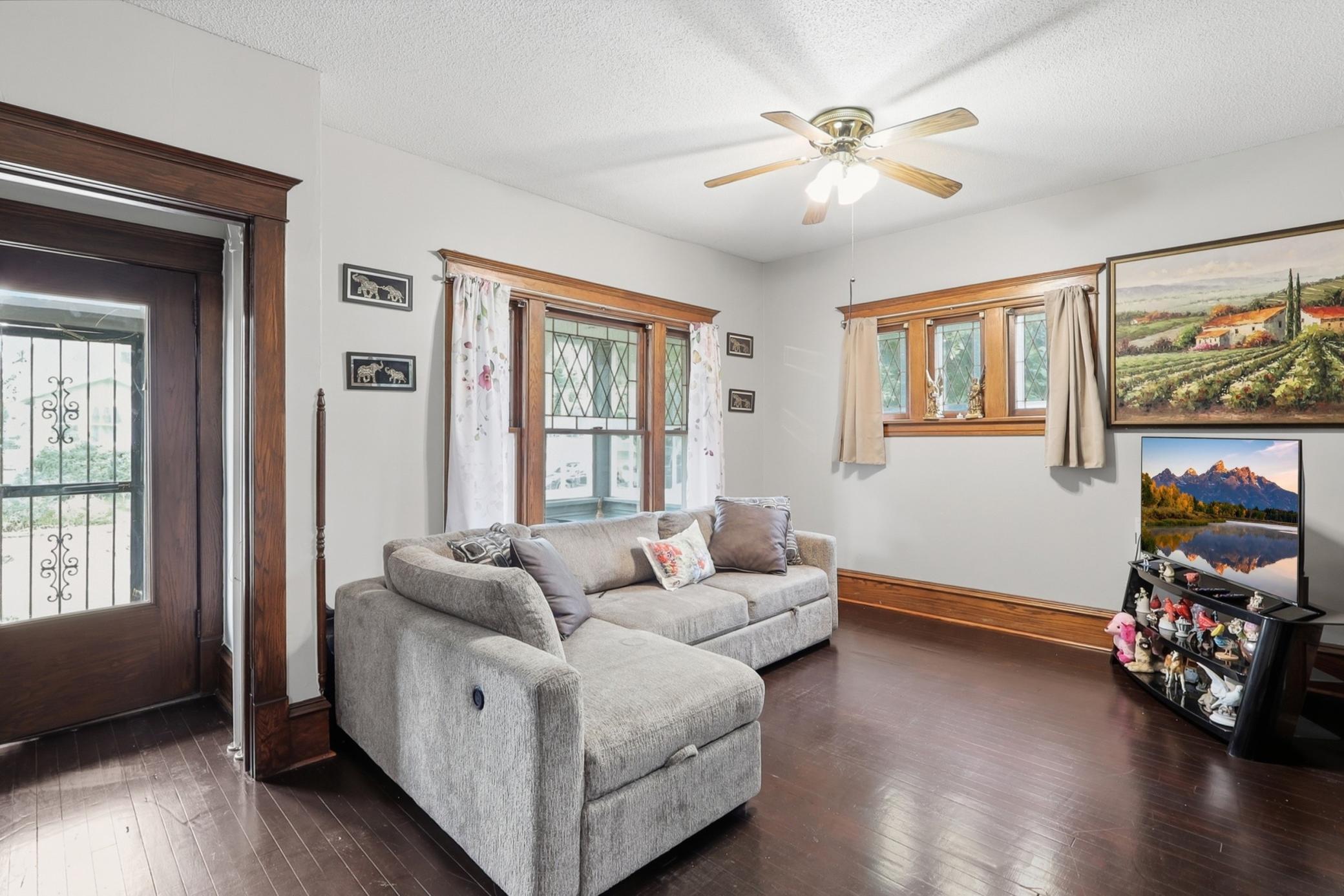 1510 35th Street E Property Photo 3