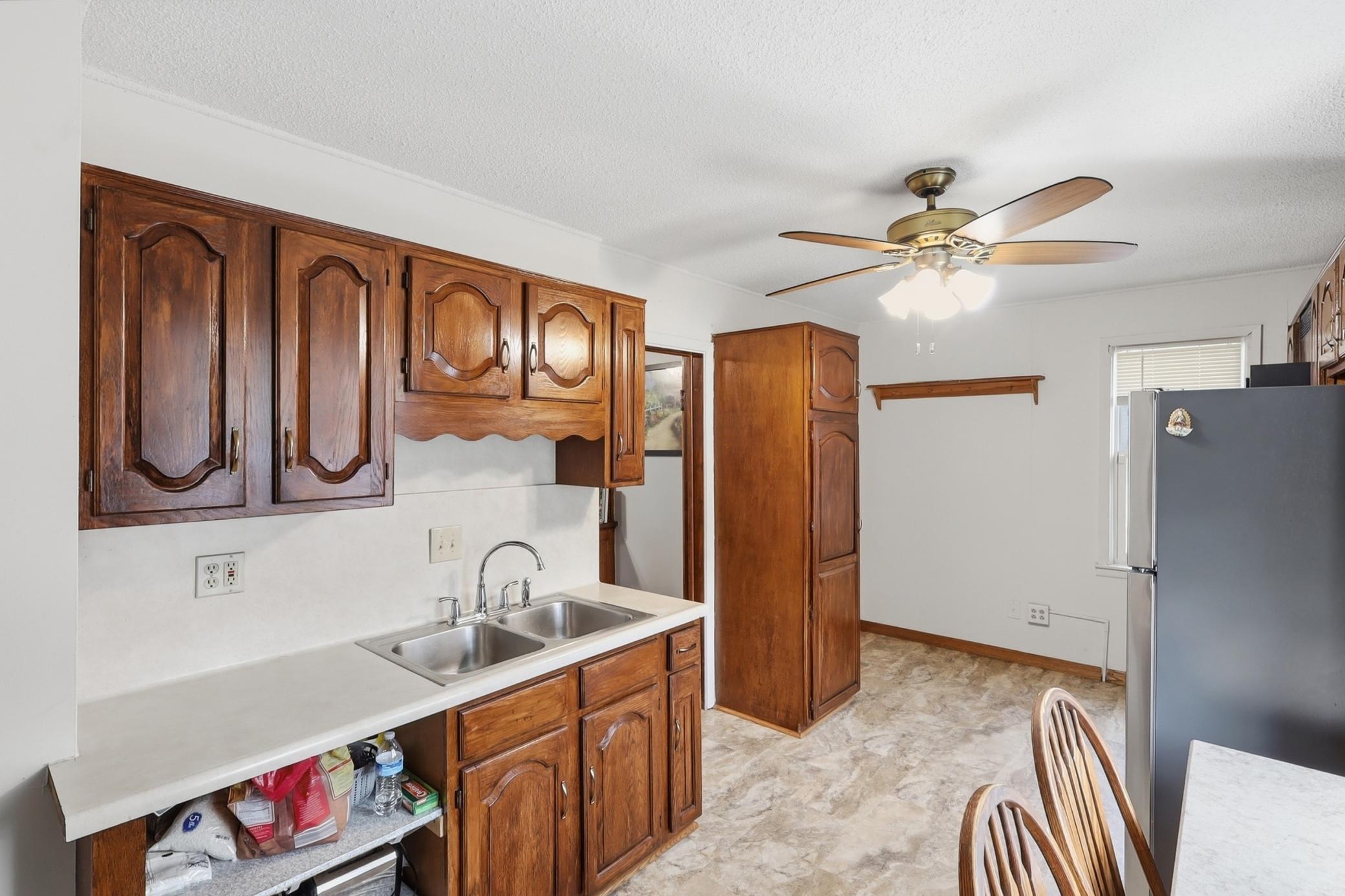 1510 35th Street E Property Photo 8