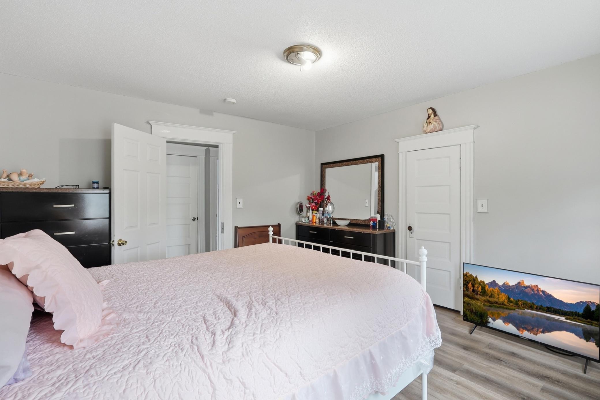 1510 35th Street E Property Photo 10