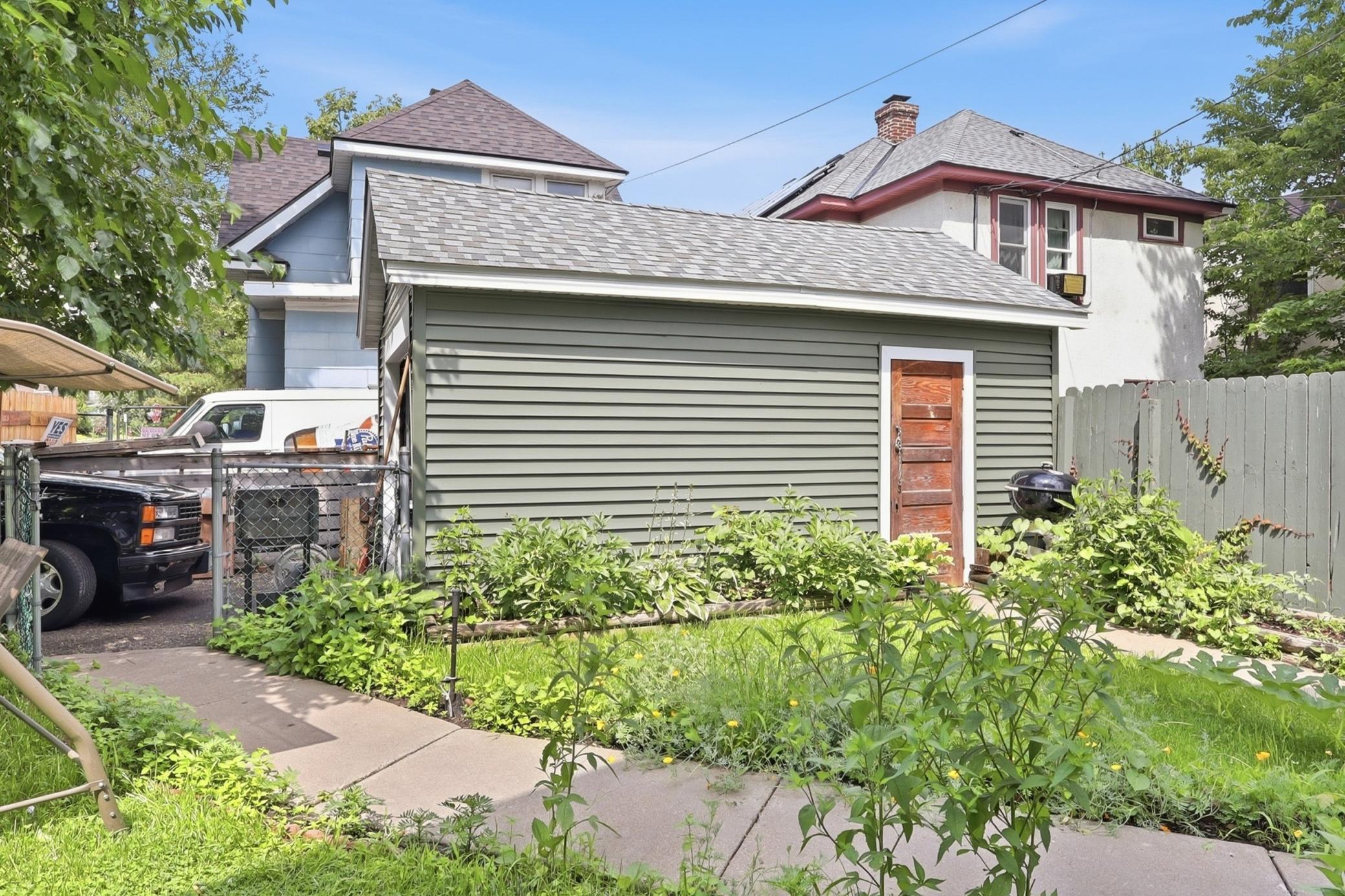 1510 35th Street E Property Photo 22
