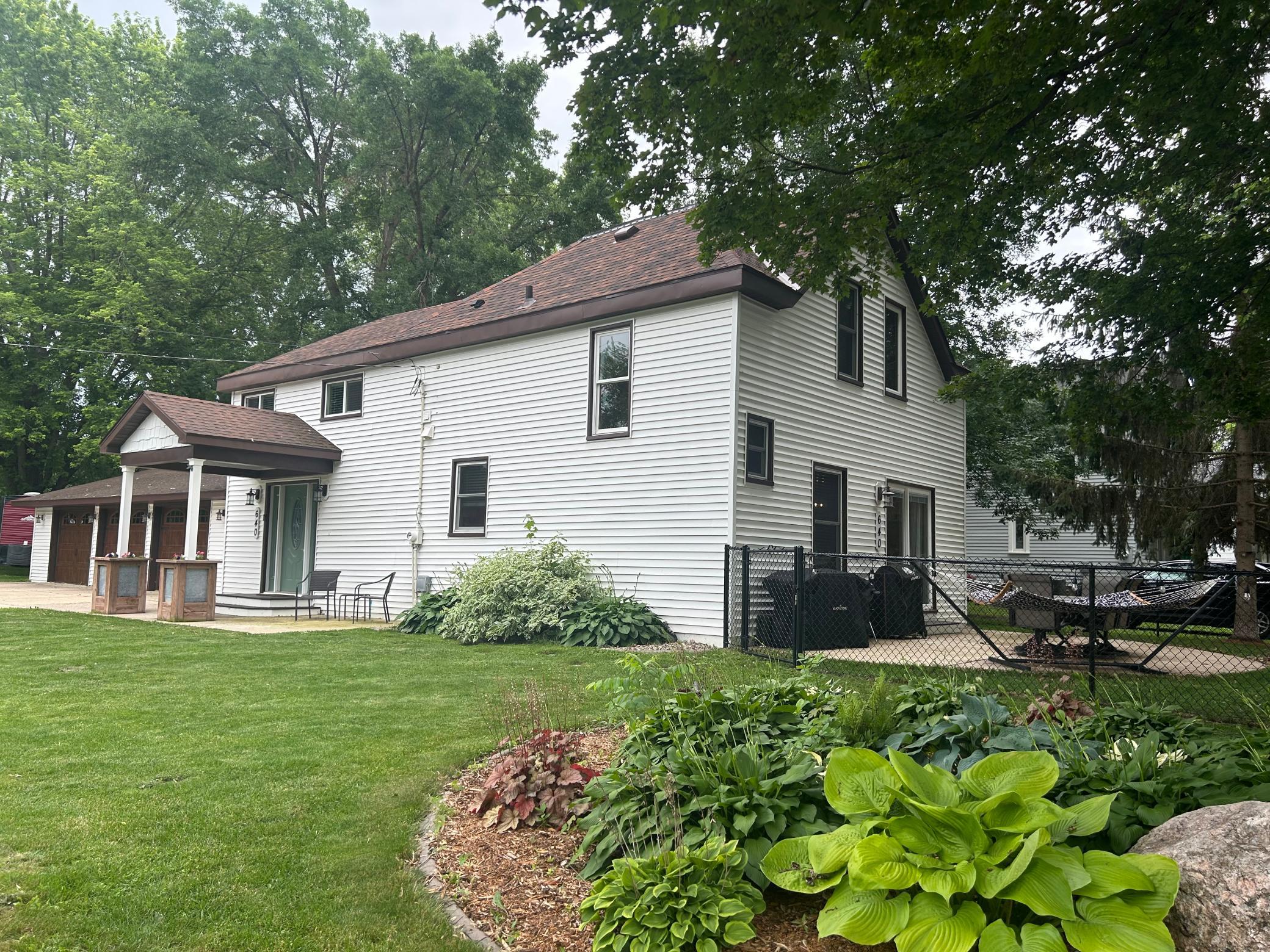 640 3rd Street N Property Photo 4