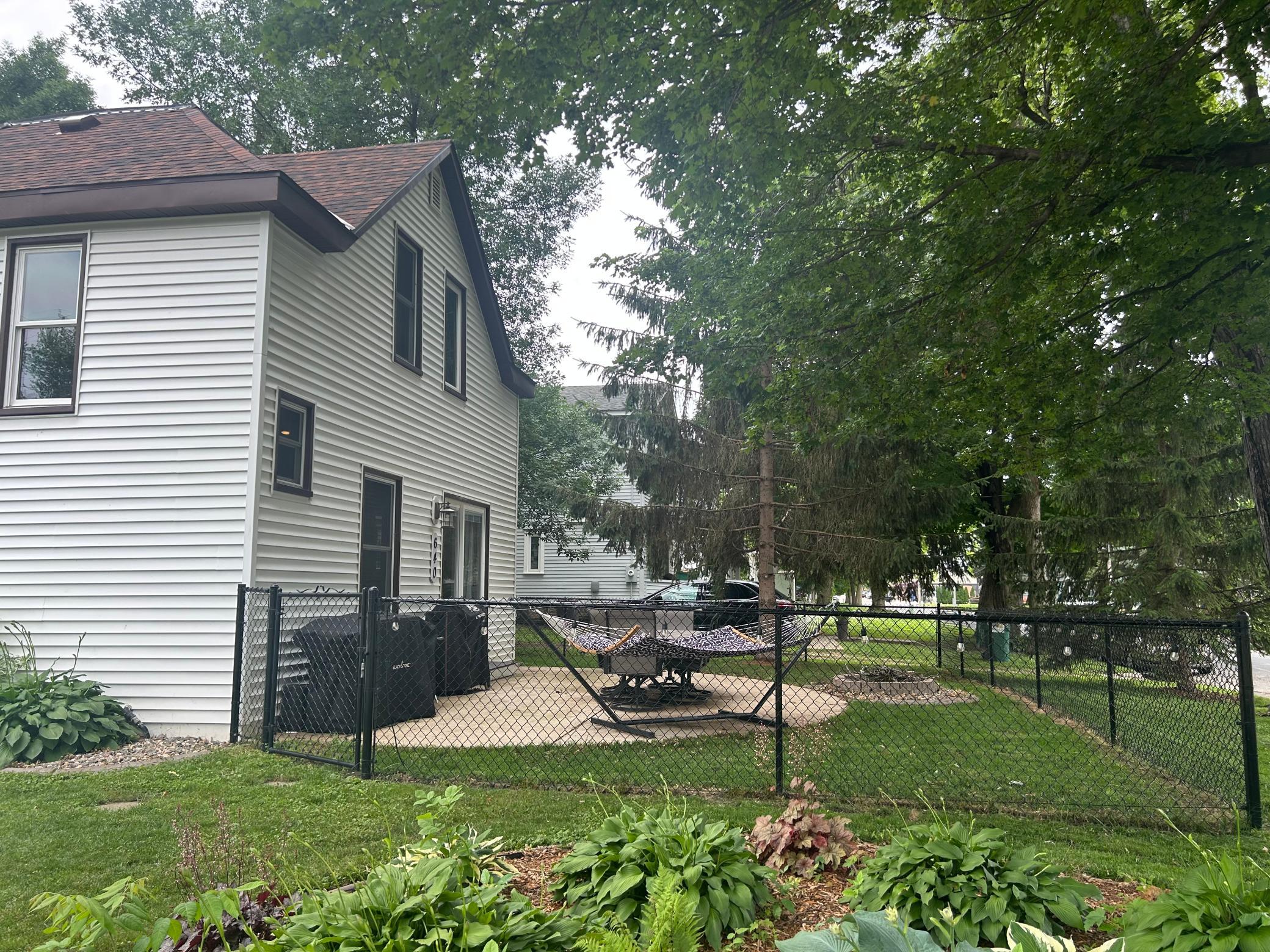 640 3rd Street N Property Photo 6