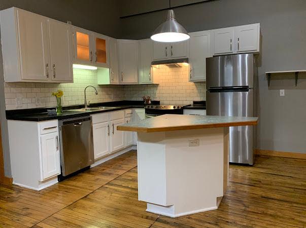 523 Jackson Street 206 Property Photo 2