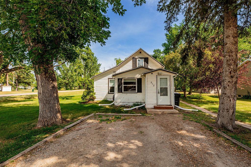 212 Canning Street E