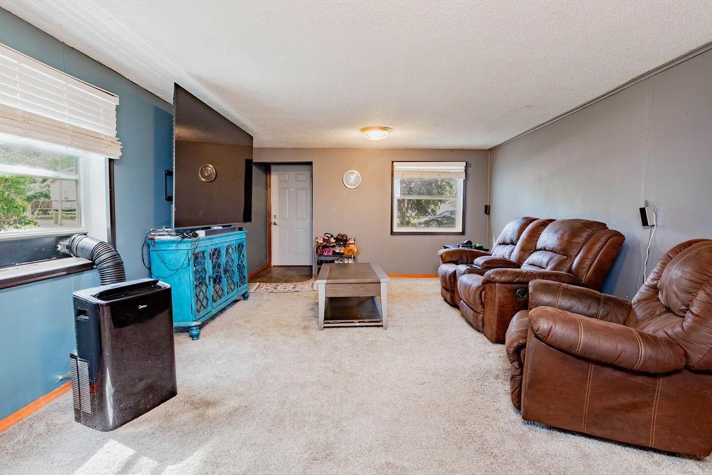 212 Canning Street E Property Photo 2