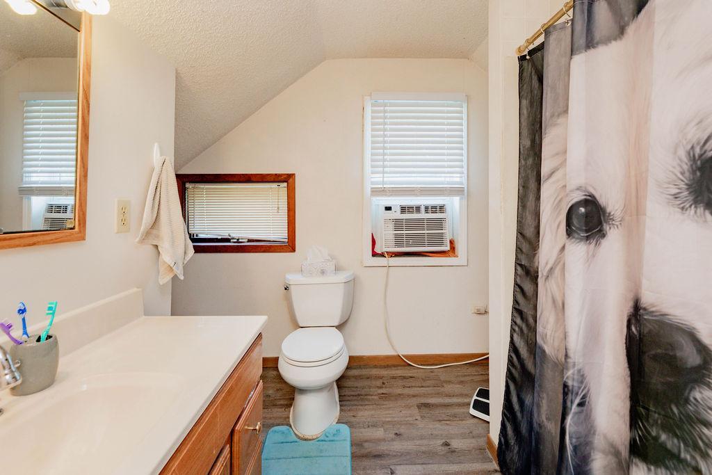 212 Canning Street E Property Photo 4