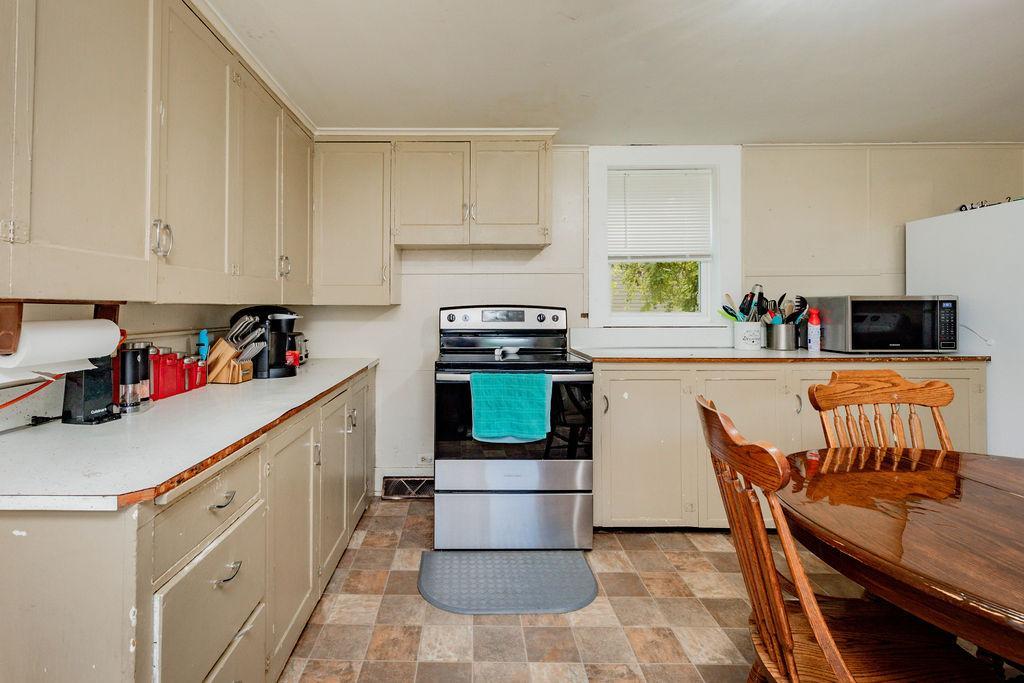 212 Canning Street E Property Photo 9