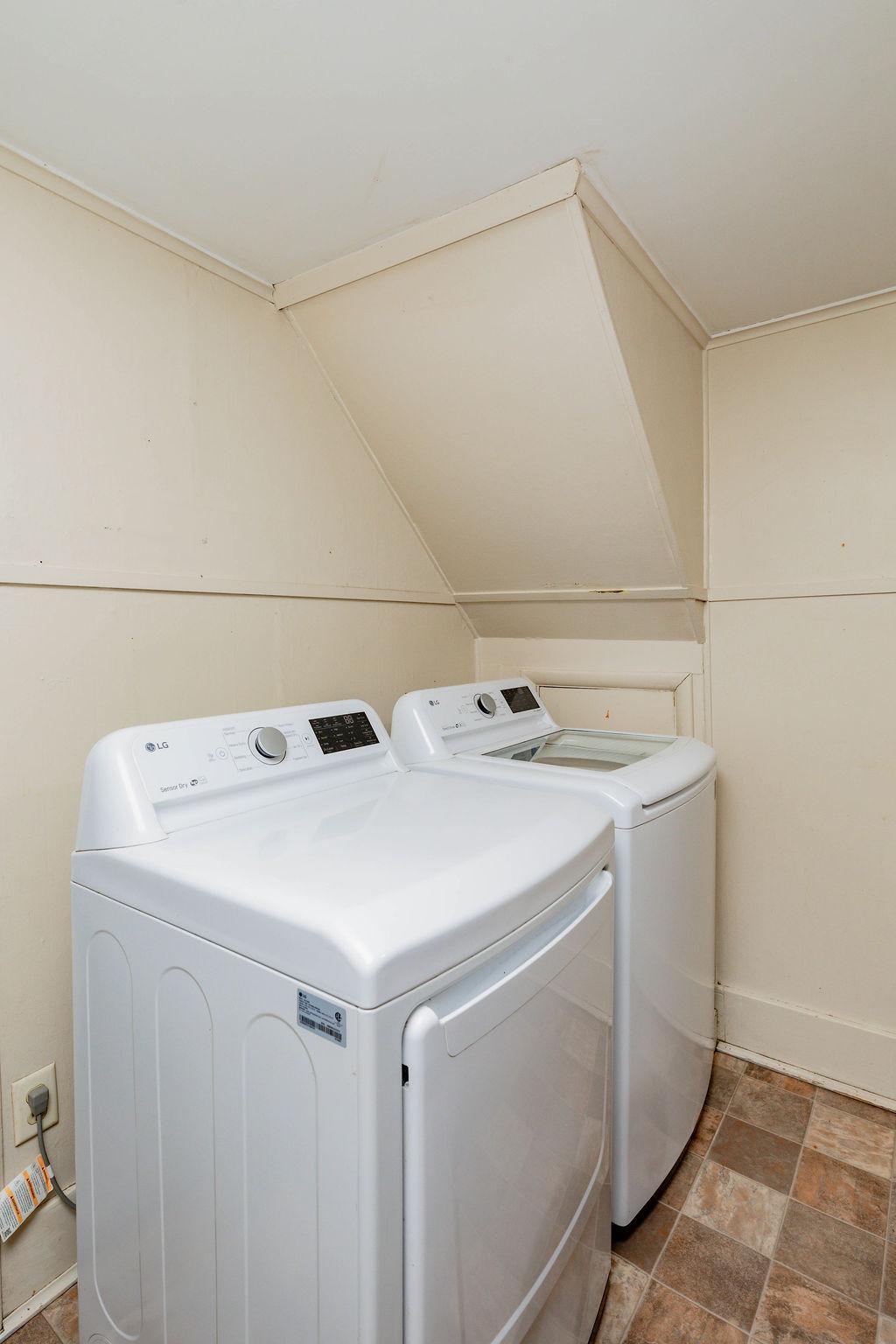 212 Canning Street E Property Photo 12