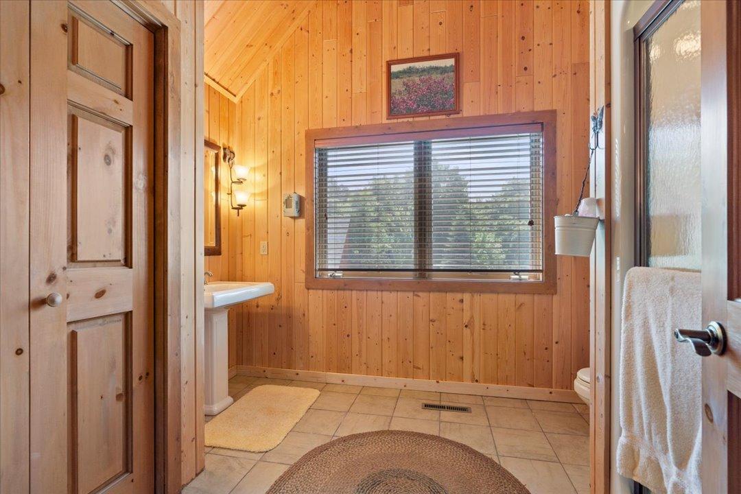 7127 Forestview Road Nw Property Photo 28