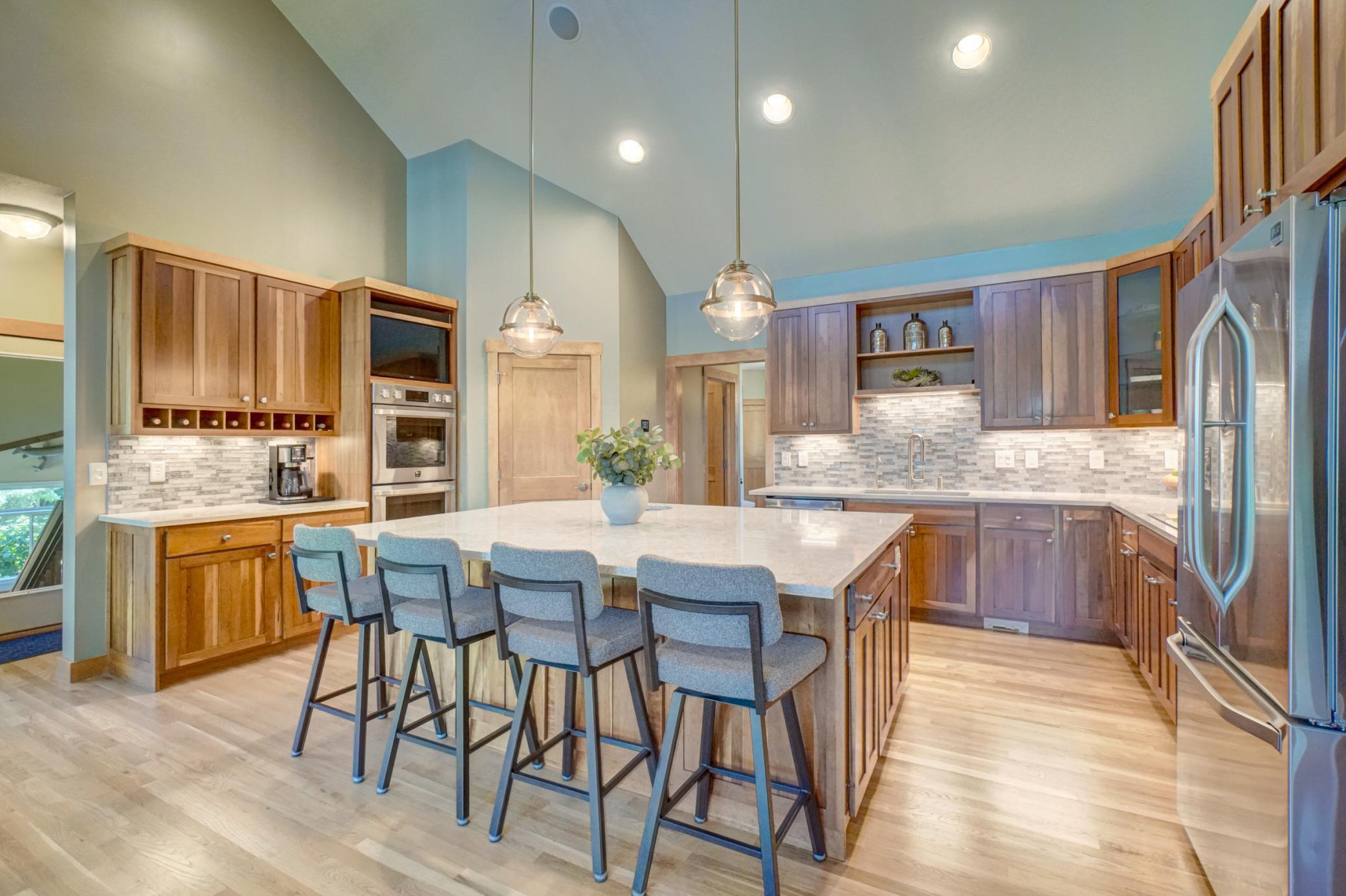 294 Salishan Drive Property Photo 4