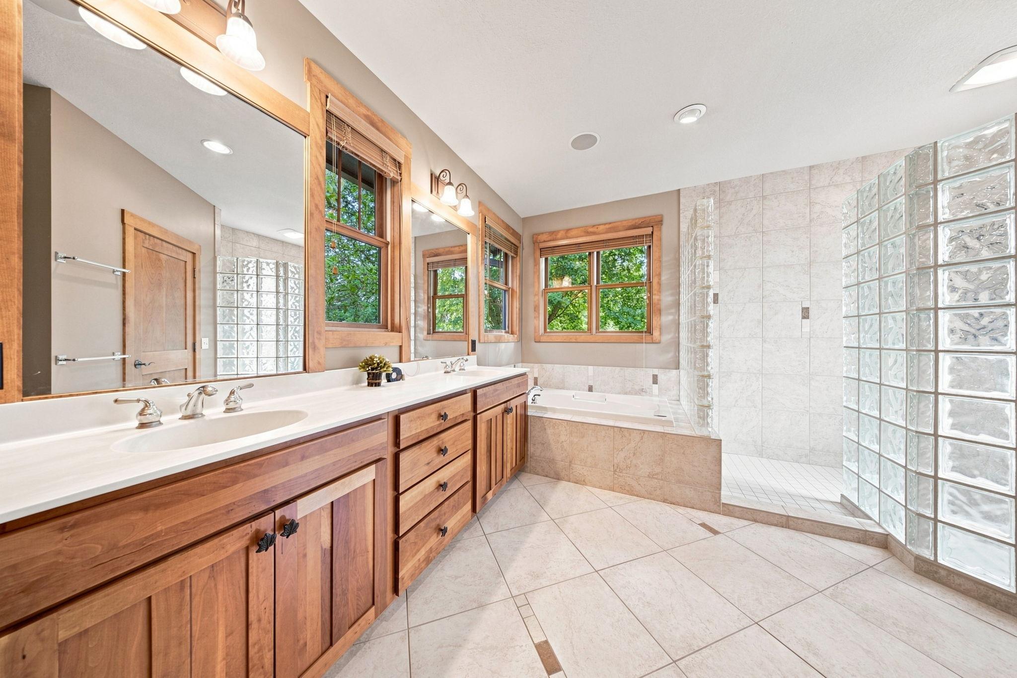 294 Salishan Drive Property Photo 11