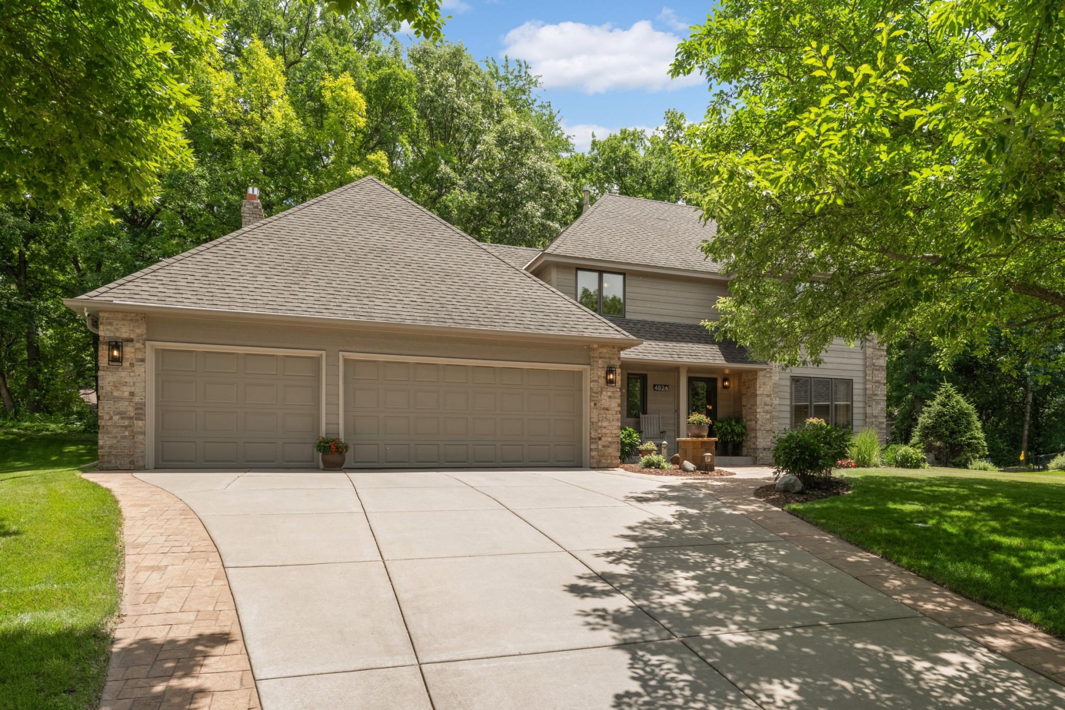 4824 Whispering Court Property Photo 4