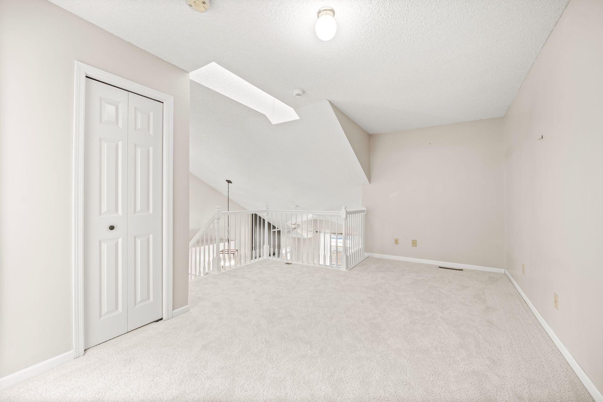 401 Hickory Lane N Property Photo 14