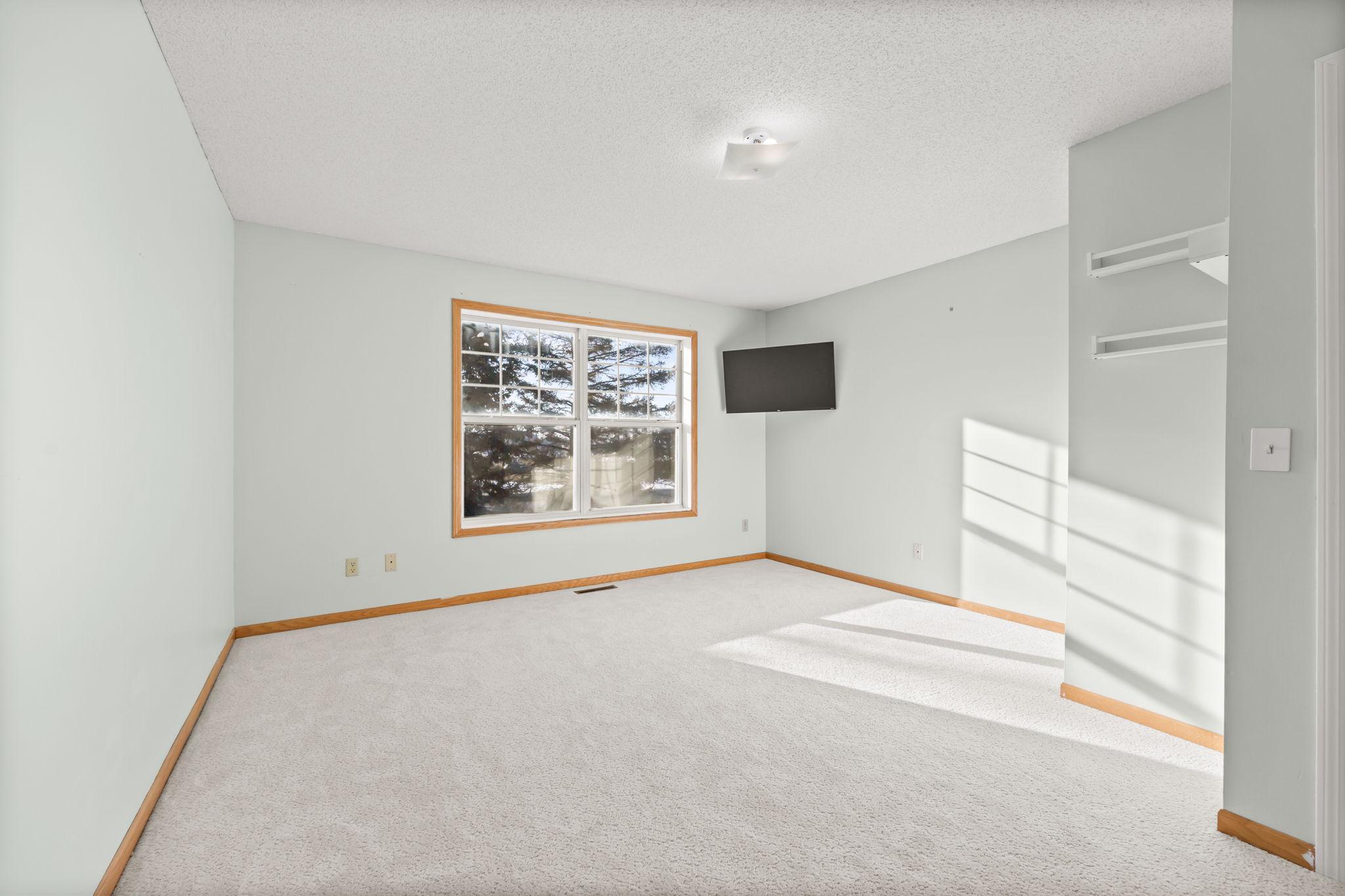 401 Hickory Lane N Property Photo 16