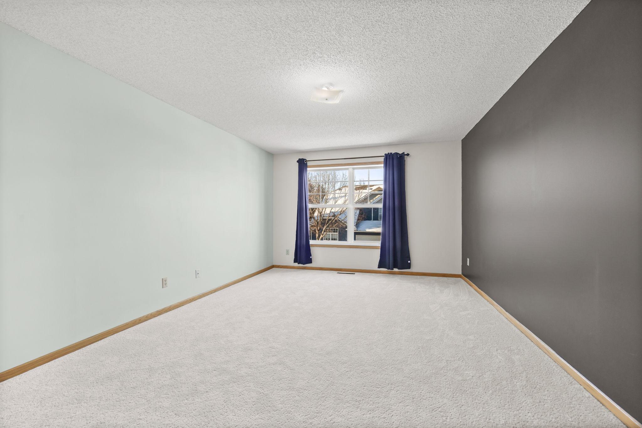 401 Hickory Lane N Property Photo 18