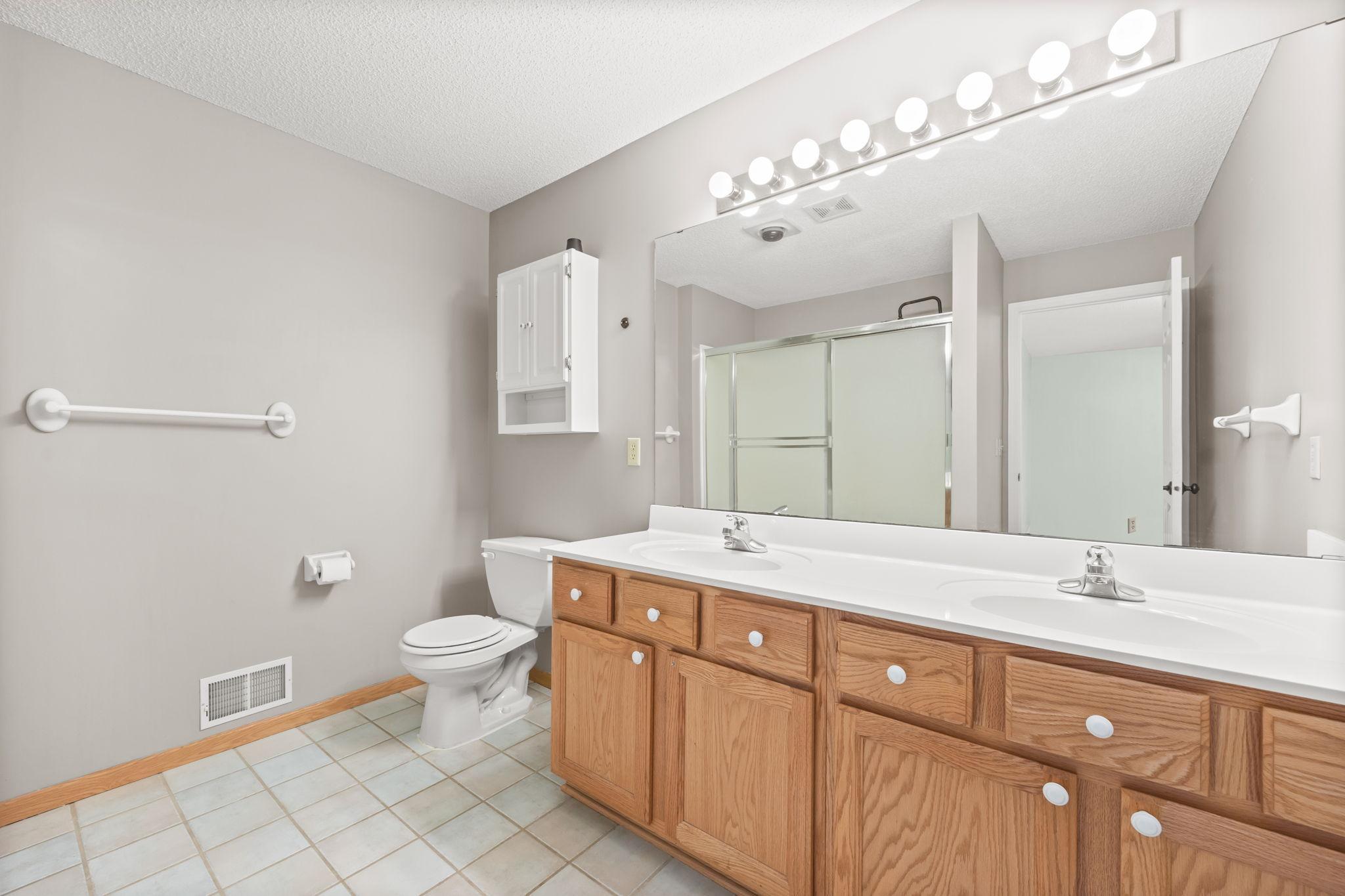 401 Hickory Lane N Property Photo 20