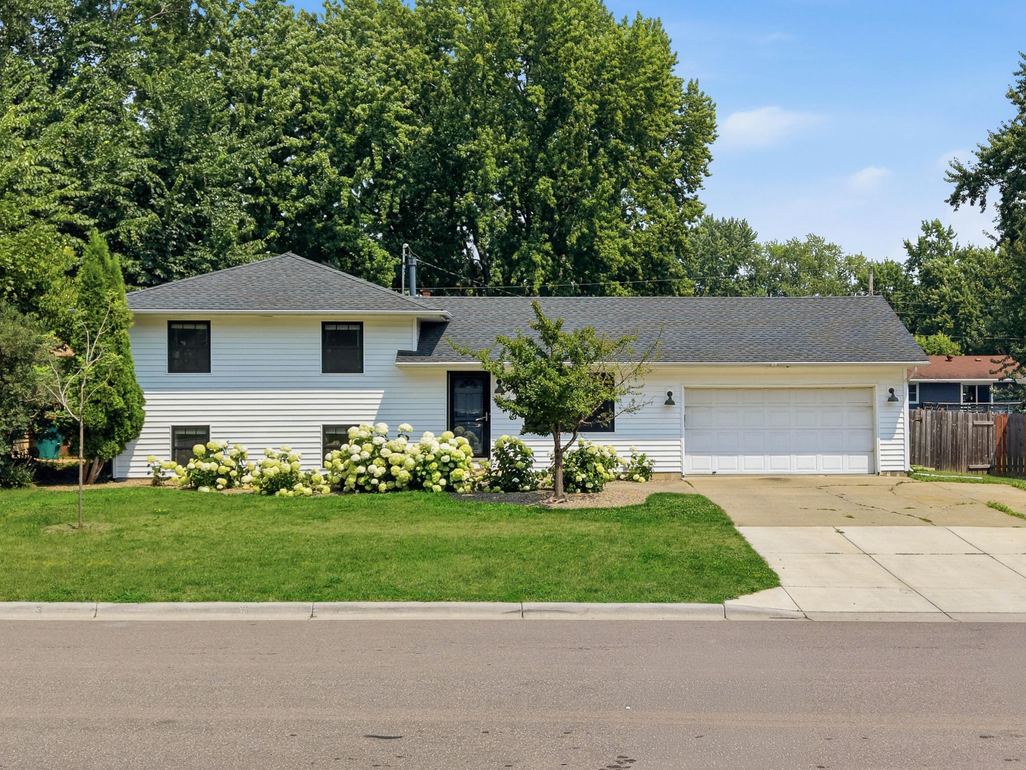 301 Walnut Lane Property Photo 1