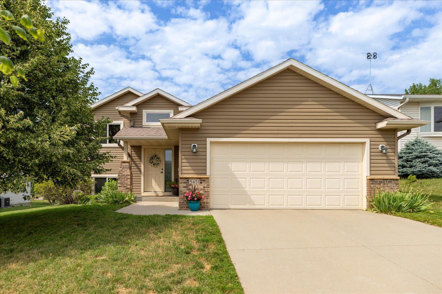 5451 Castleview Drive NW Property Photo 1