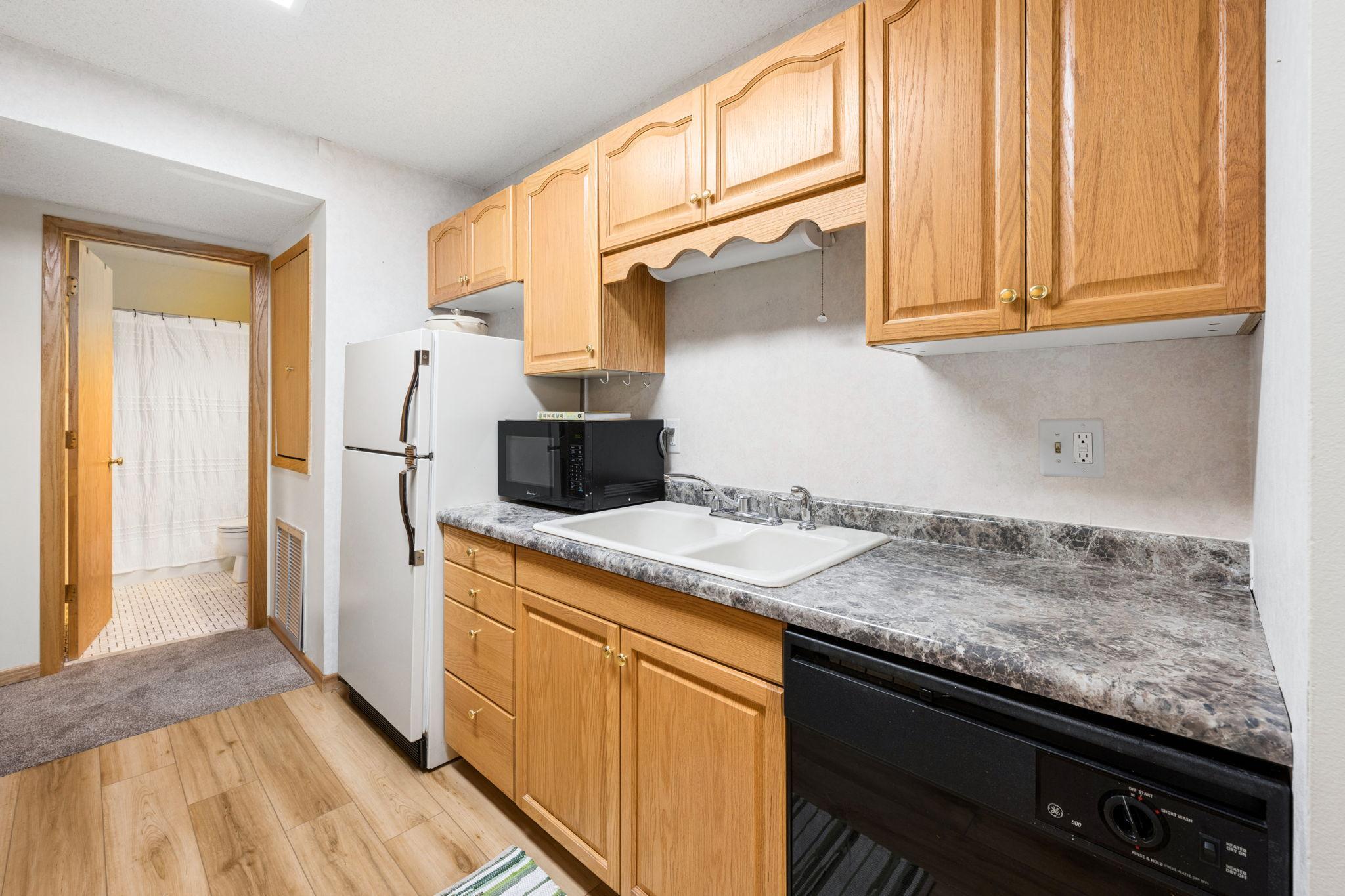 130 E Demont Avenue E 348 Property Photo 18