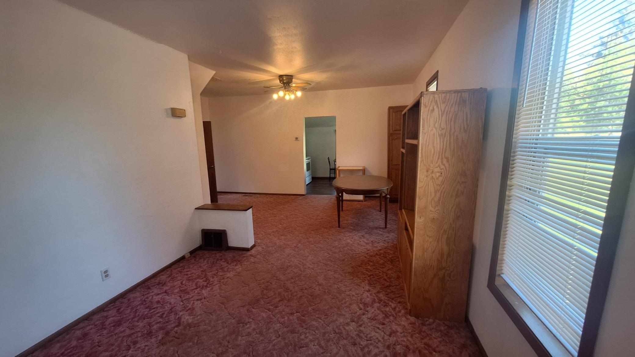 114 Lincoln Property Photo 5
