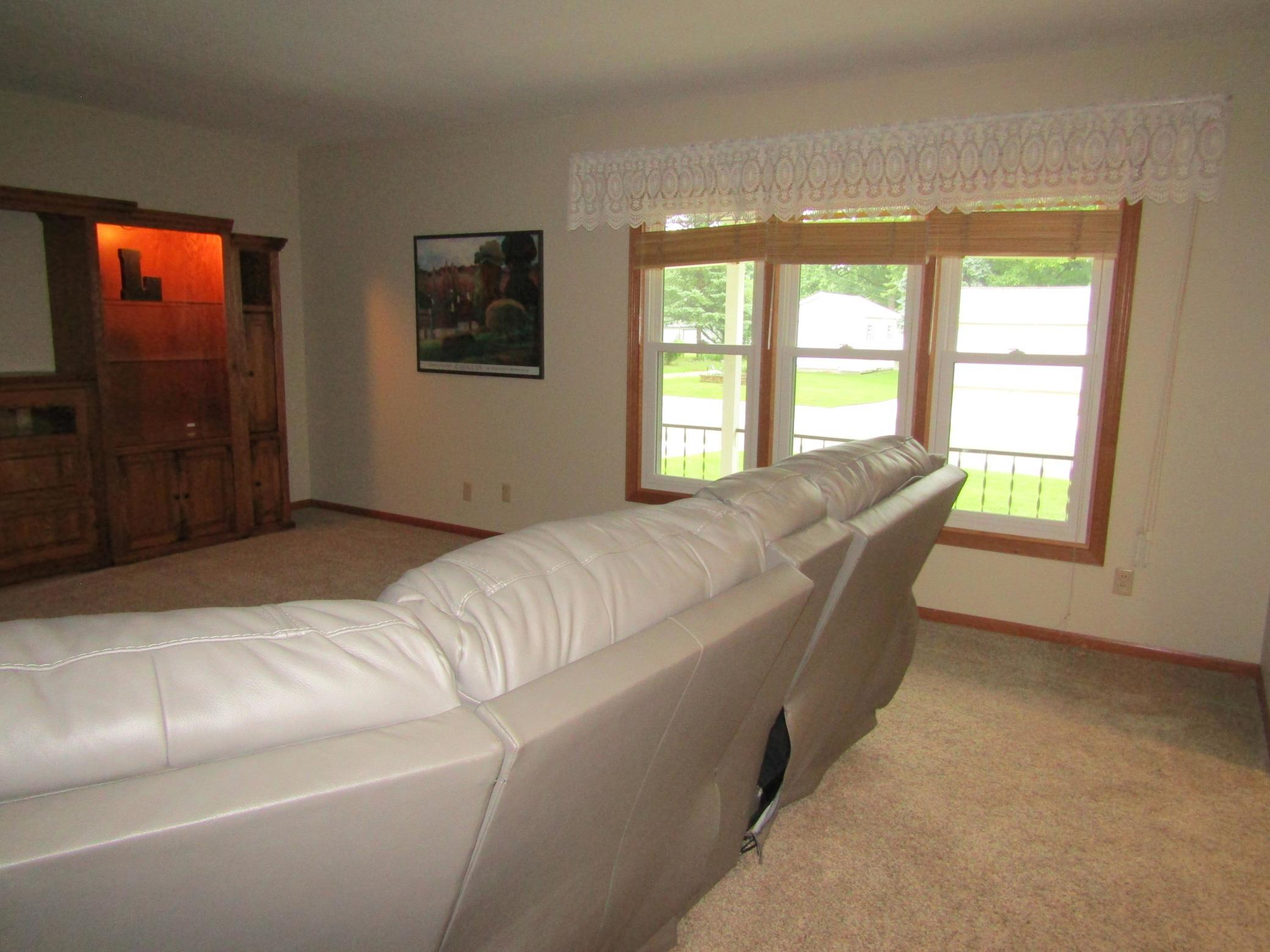 407 Eichelberger Avenue Property Photo 7