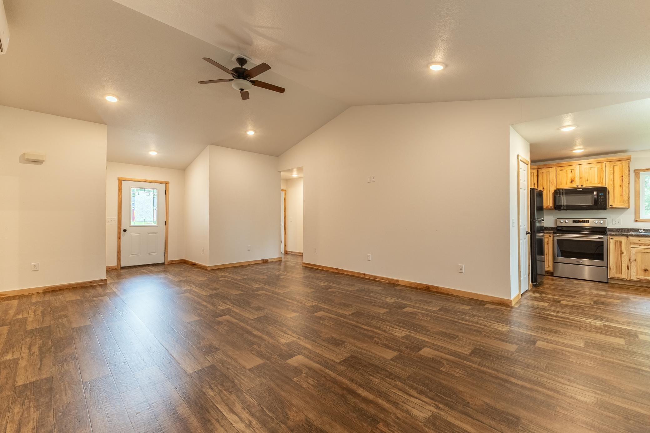 725 Cattail Trail Se Property Photo 6