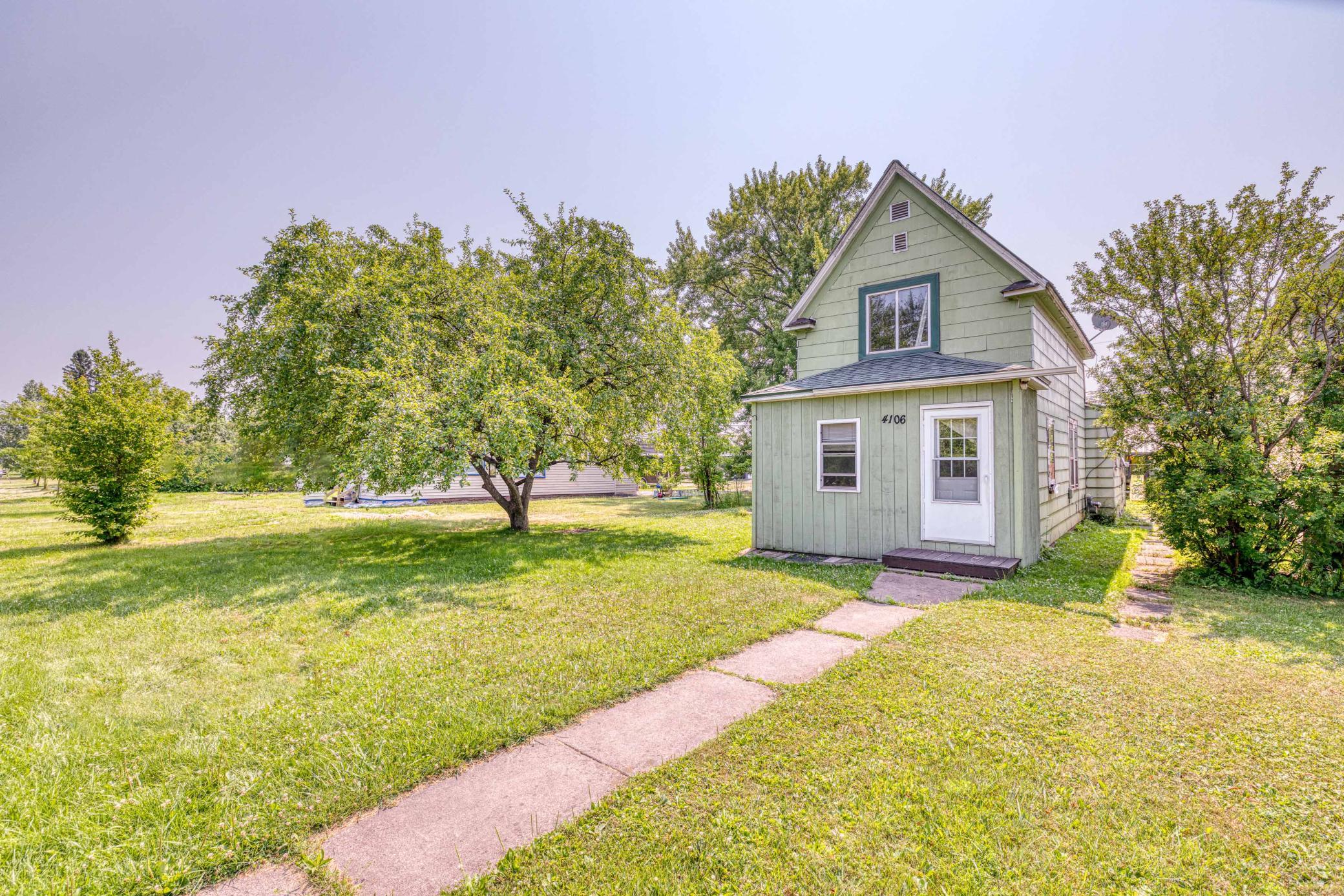 4106 E 1st Street Property Photo 12