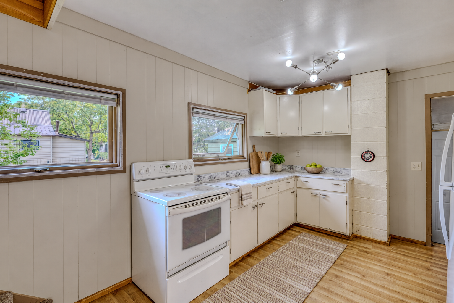 4106 E 1st Street Property Photo 15
