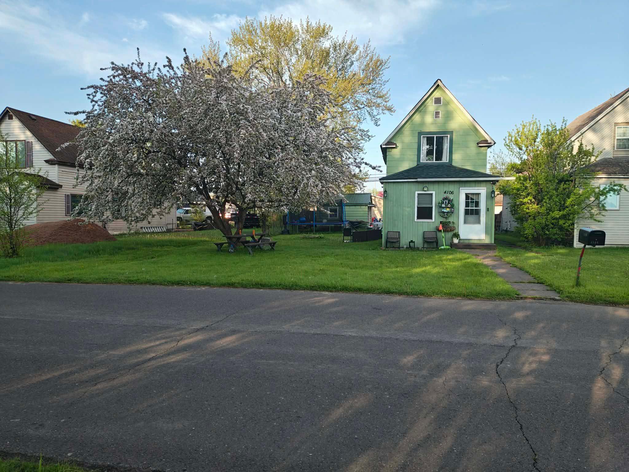 4106 E 1st Street Property Photo 20