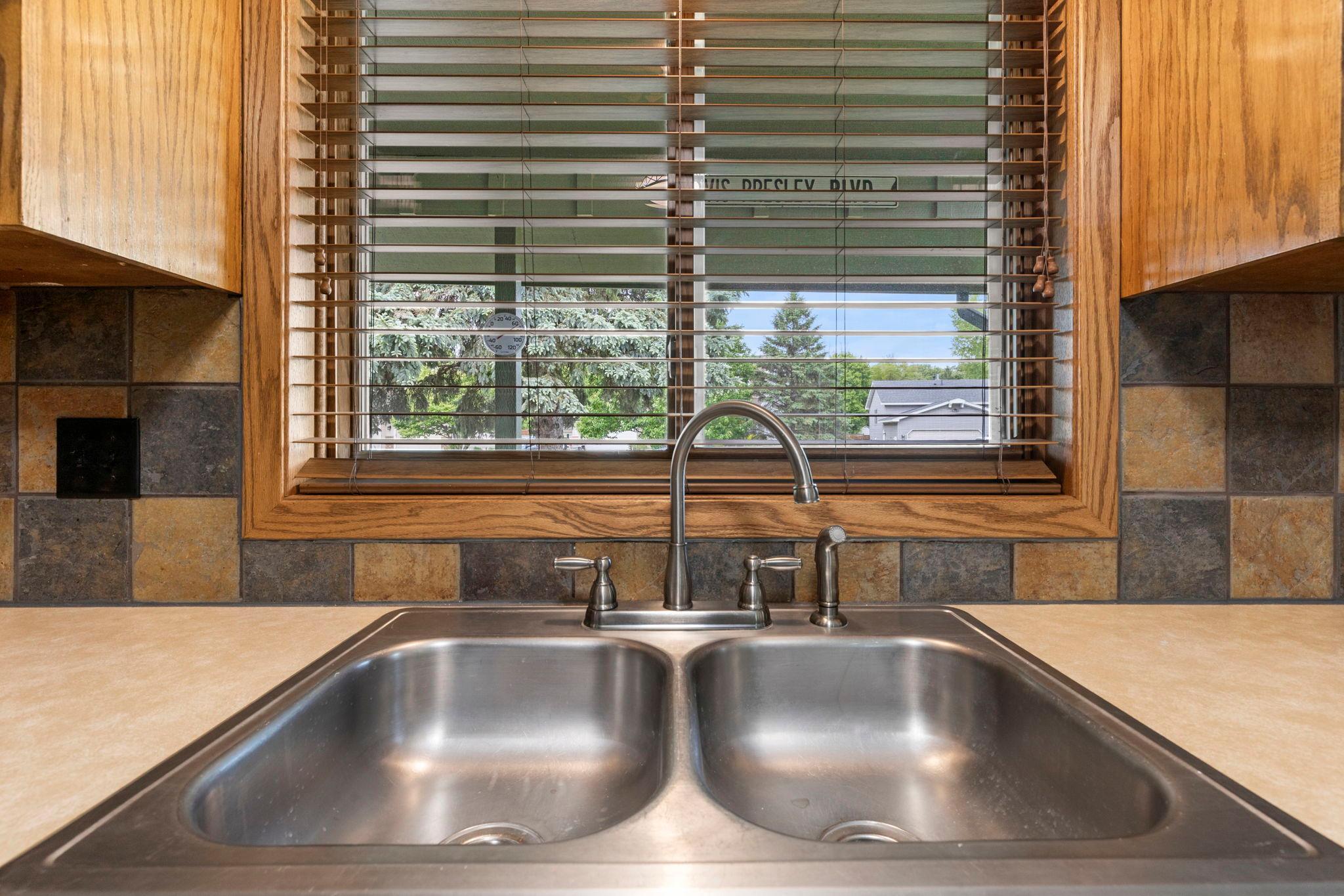 1009 Gramsey Place Property Photo 10
