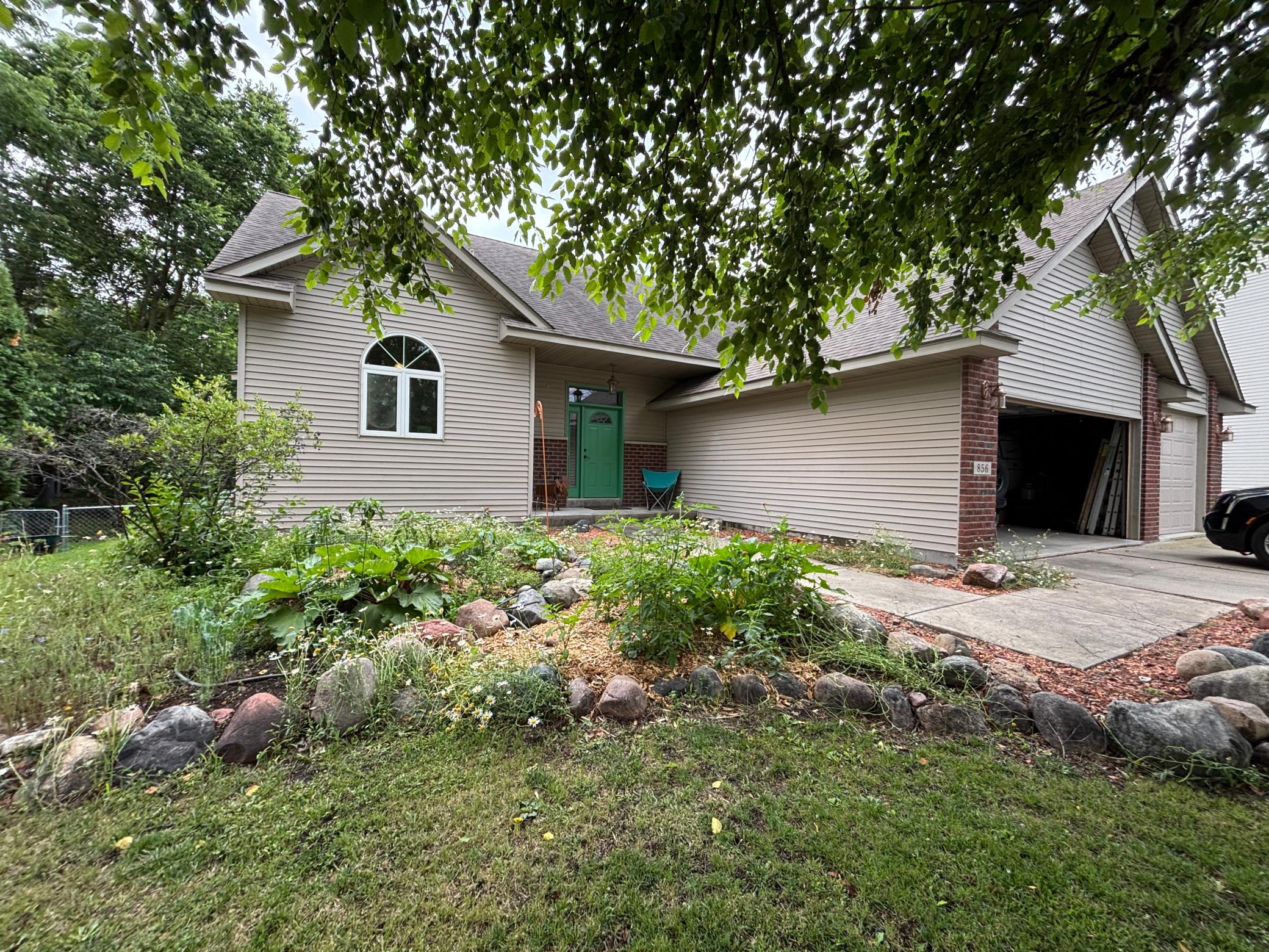 856 Bridle Creek Lane Property Photo 3