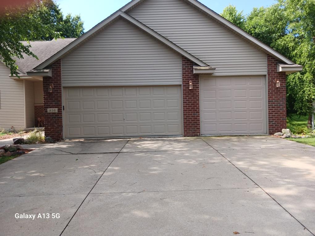 856 Bridle Creek Lane Property Photo 6