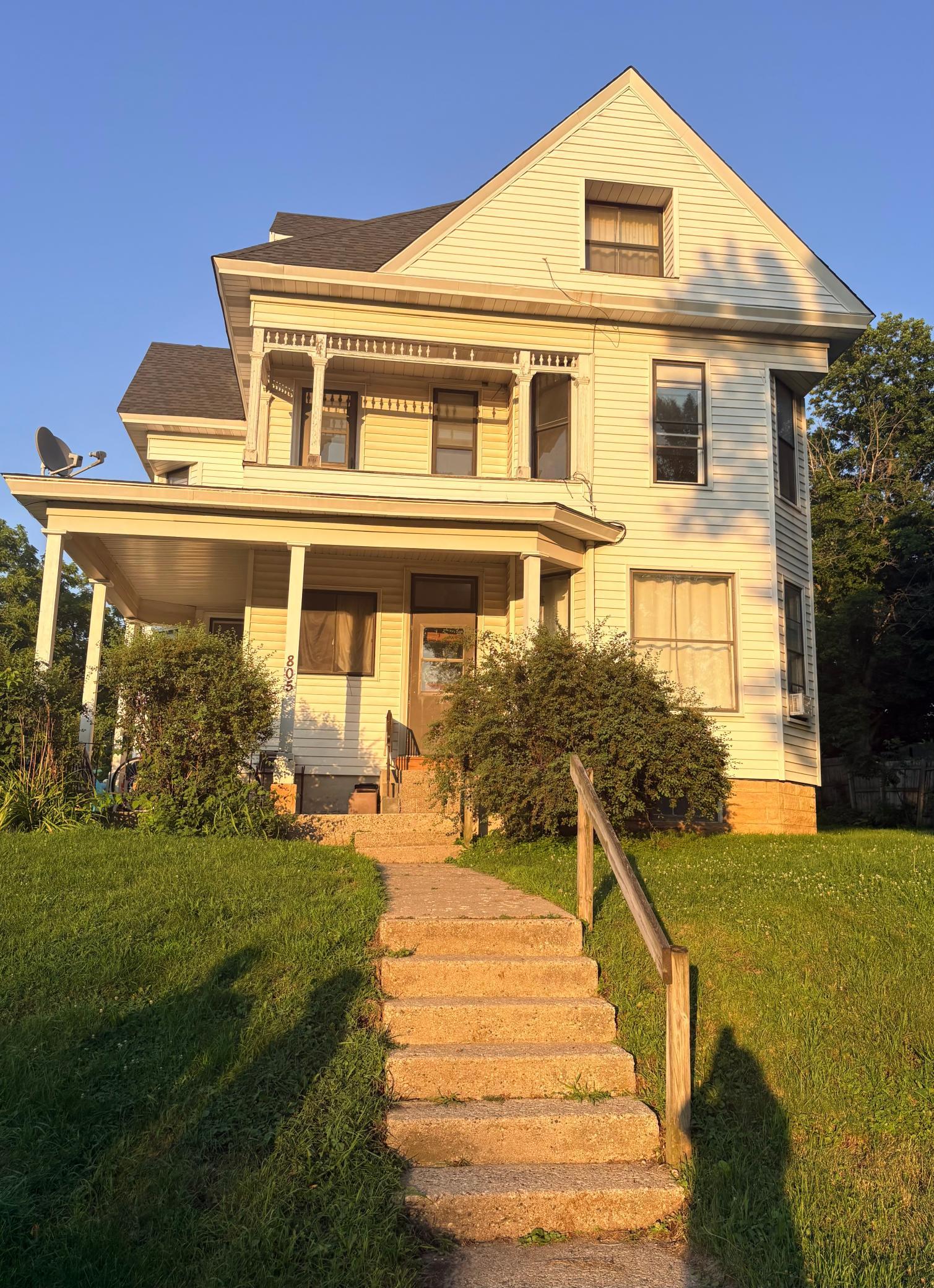 805 S Cedar Avenue