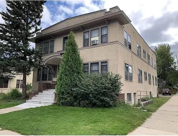 2500 Como Avenue Se Property Photo