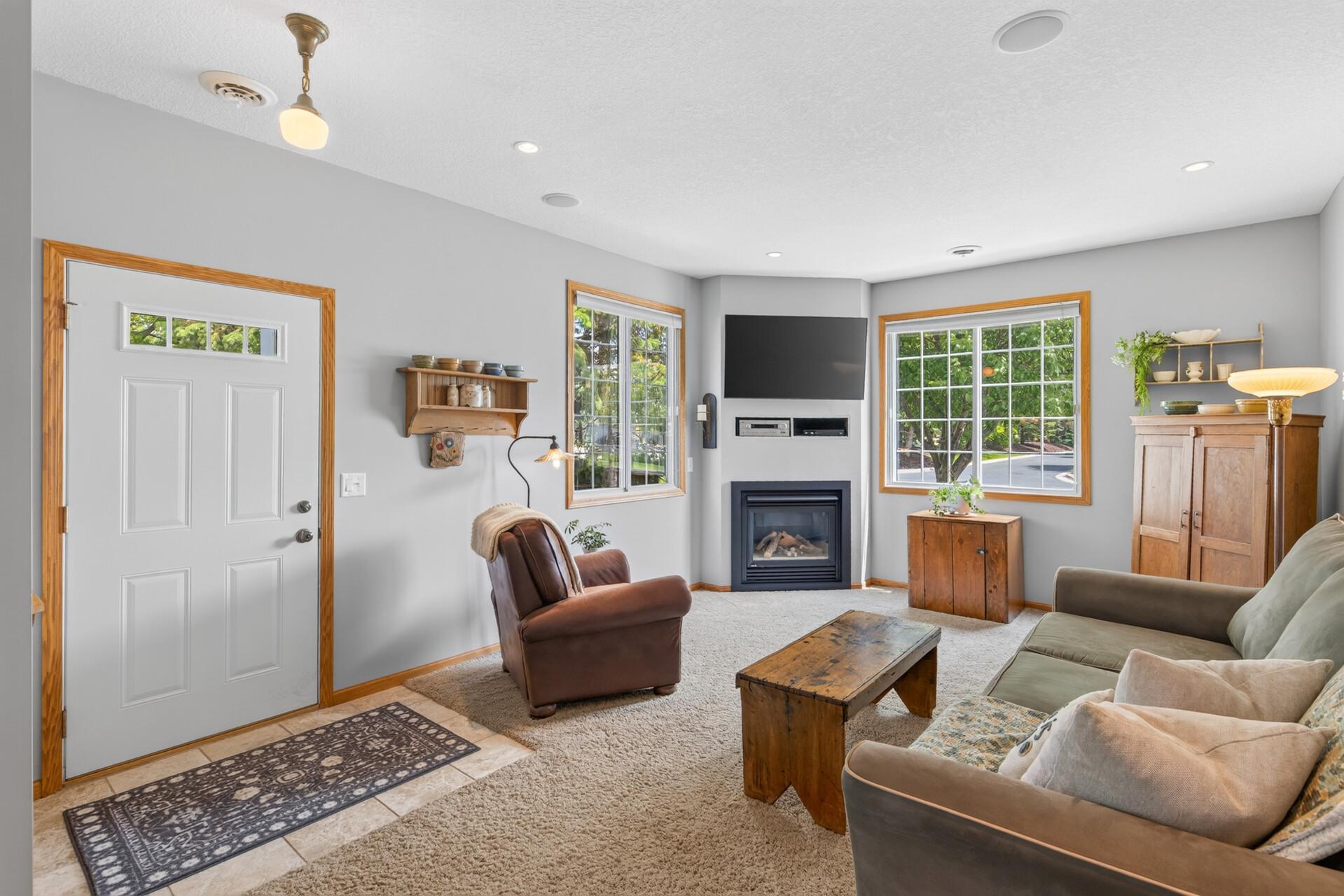 9649 Peony Lane N 1110 Property Photo 2