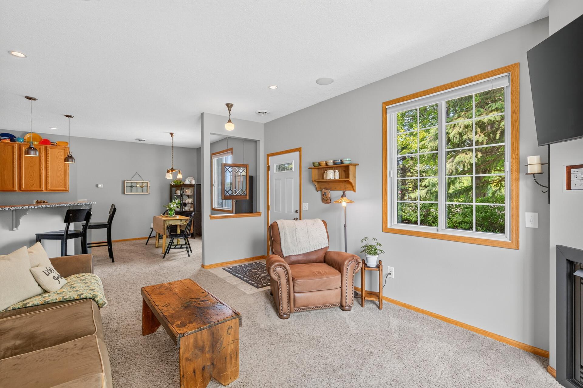 9649 Peony Lane N 1110 Property Photo 4