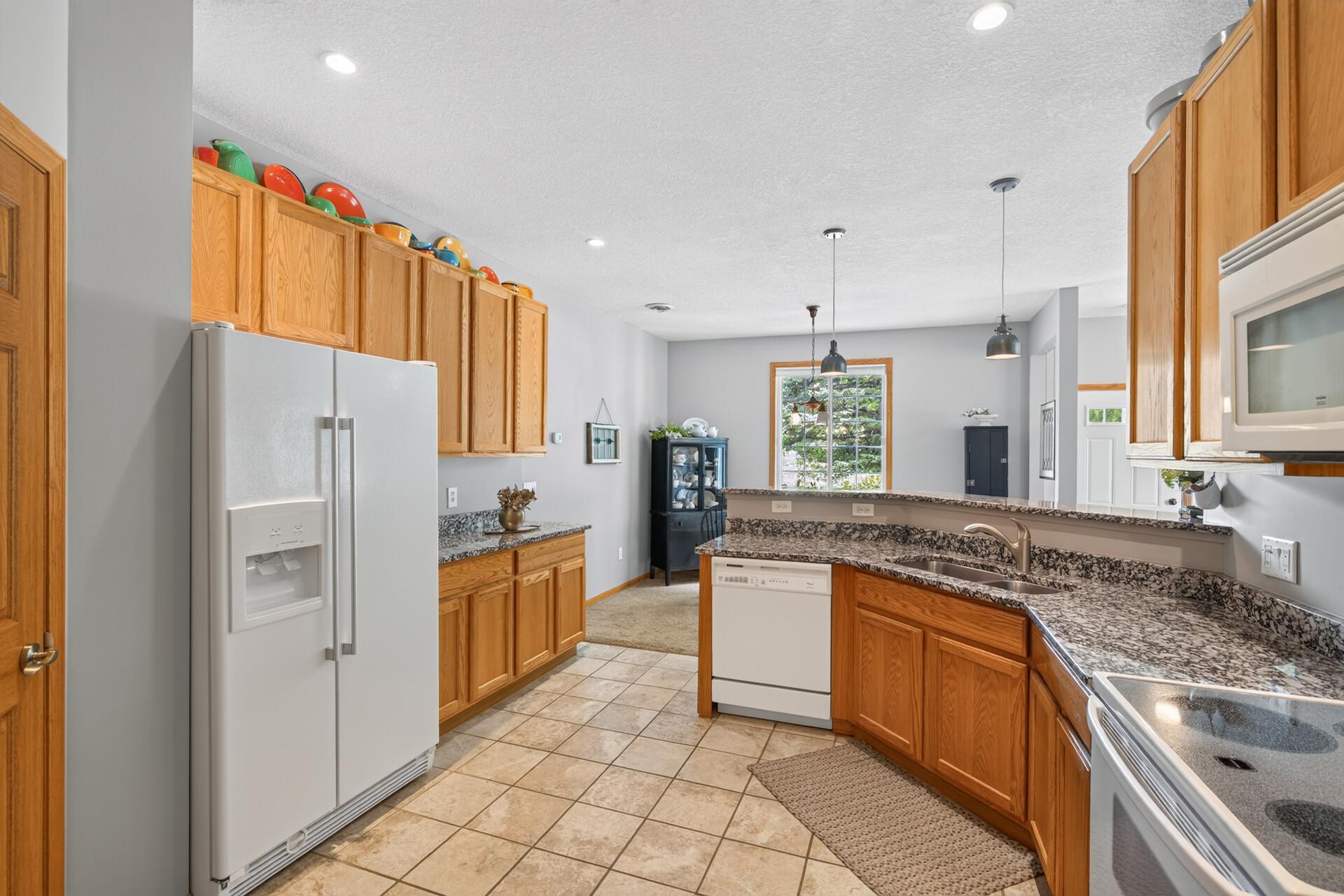 9649 Peony Lane N 1110 Property Photo 10
