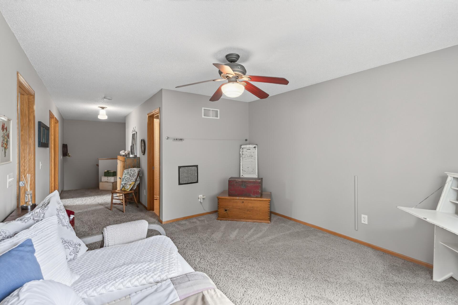 9649 Peony Lane N 1110 Property Photo 15