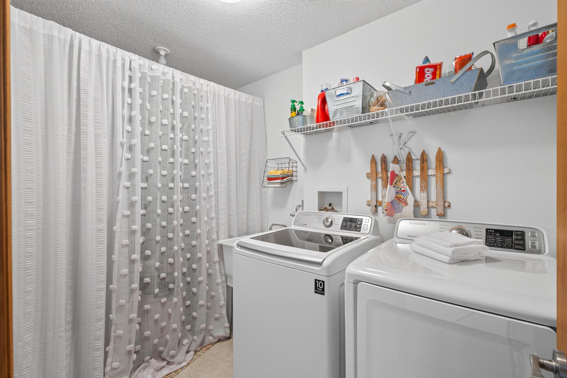 9649 Peony Lane N 1110 Property Photo 25