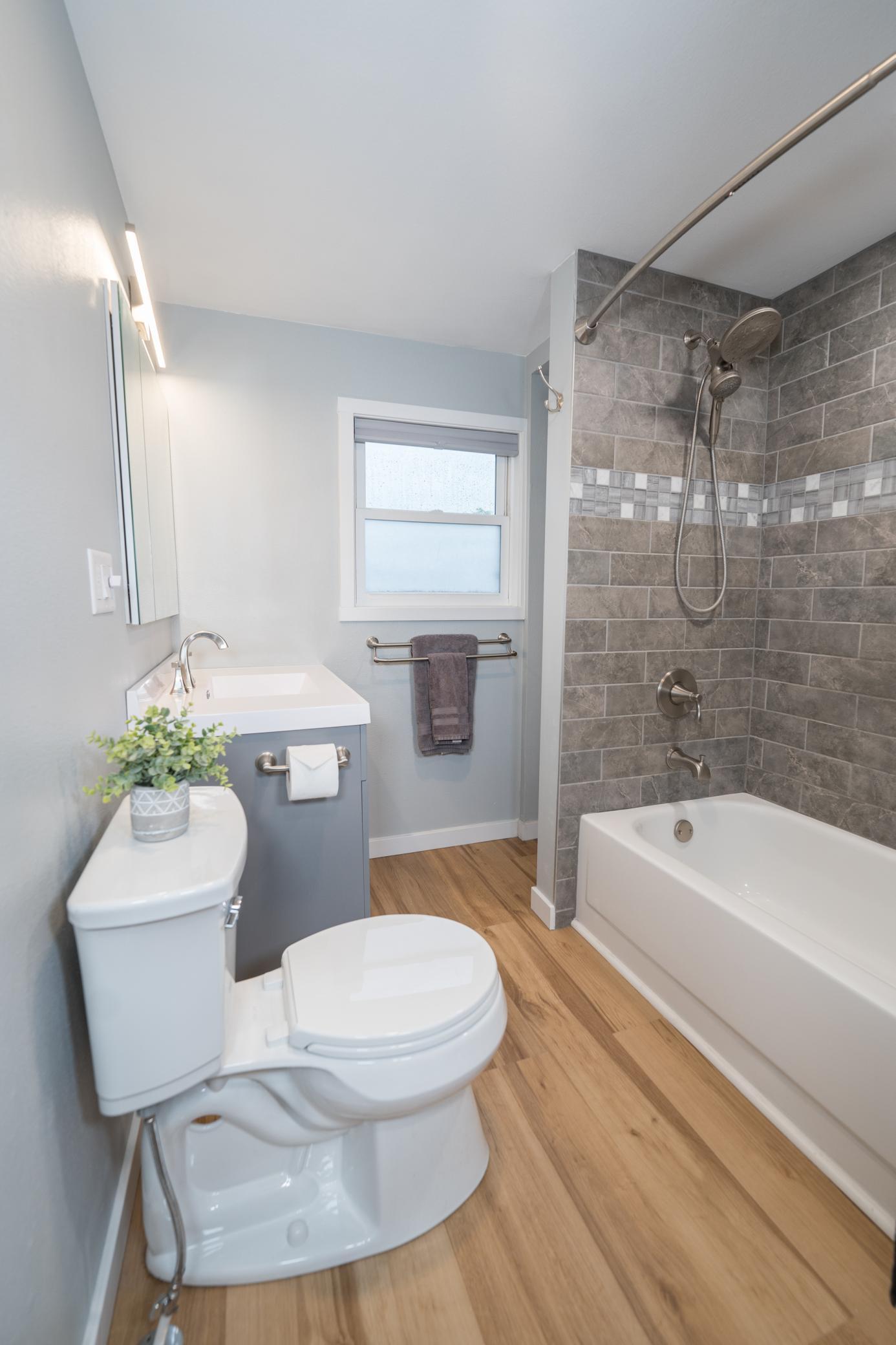 205 E Hudson Street Property Photo 37