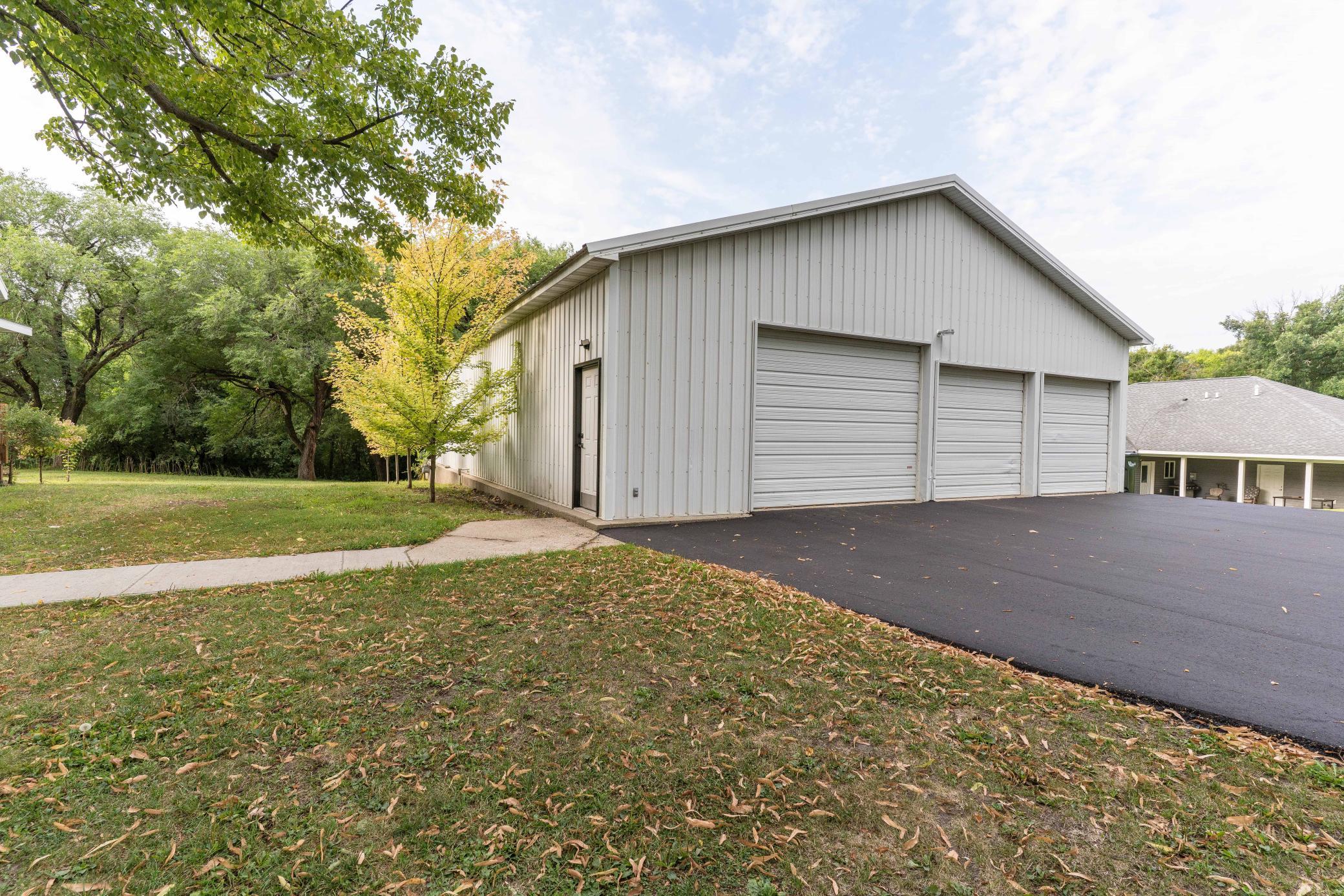 2416 E Fir Avenue Property Photo 16