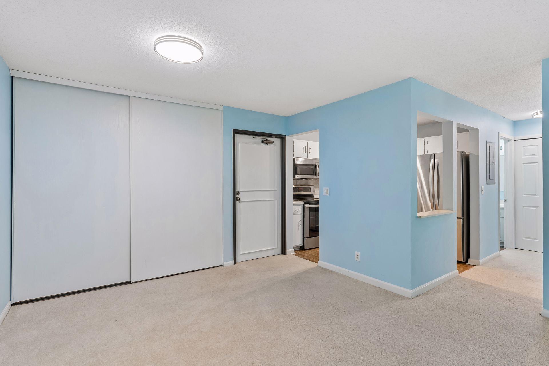 1887 Silver Bell Road 214 Property Photo 4