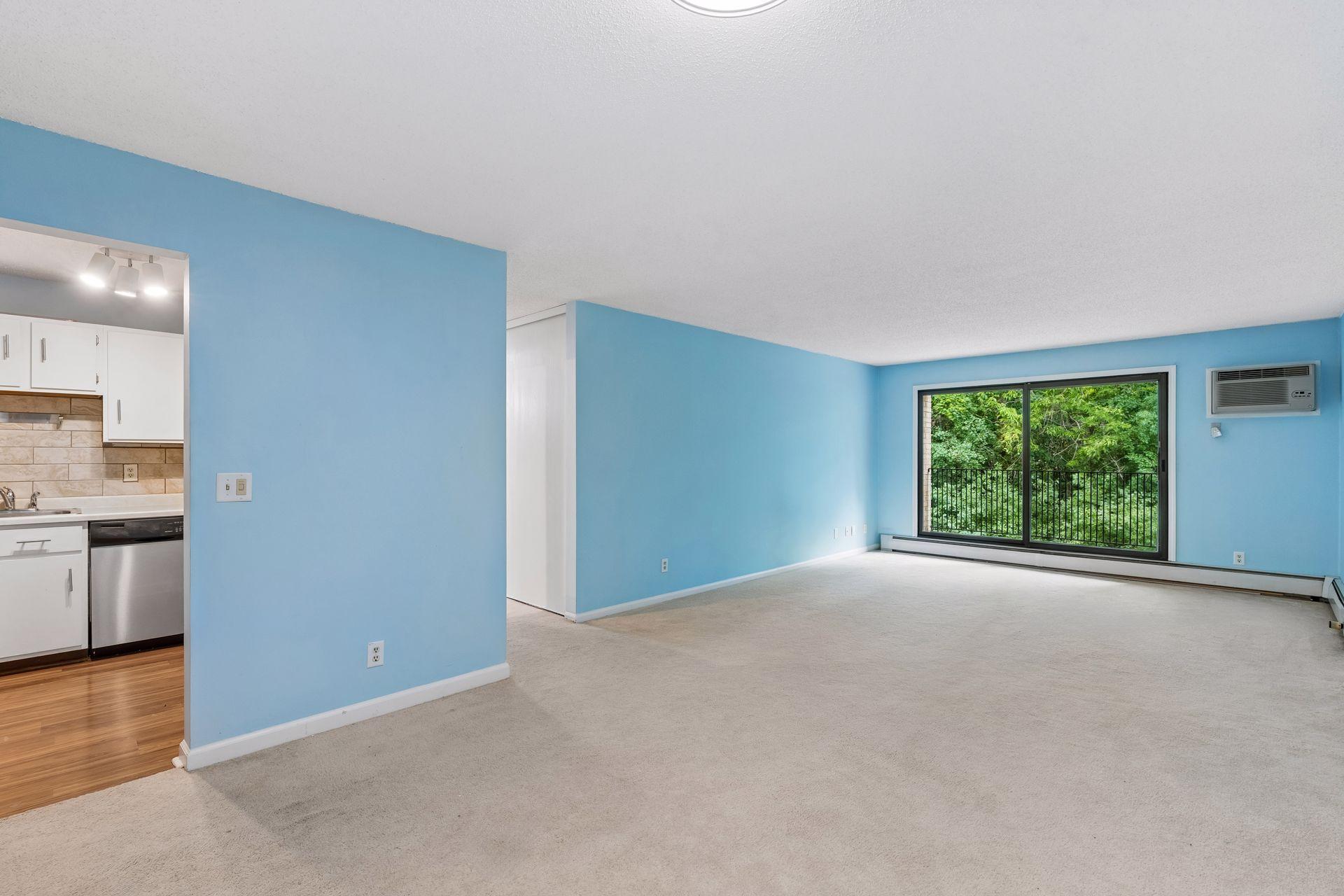 1887 Silver Bell Road 214 Property Photo 10
