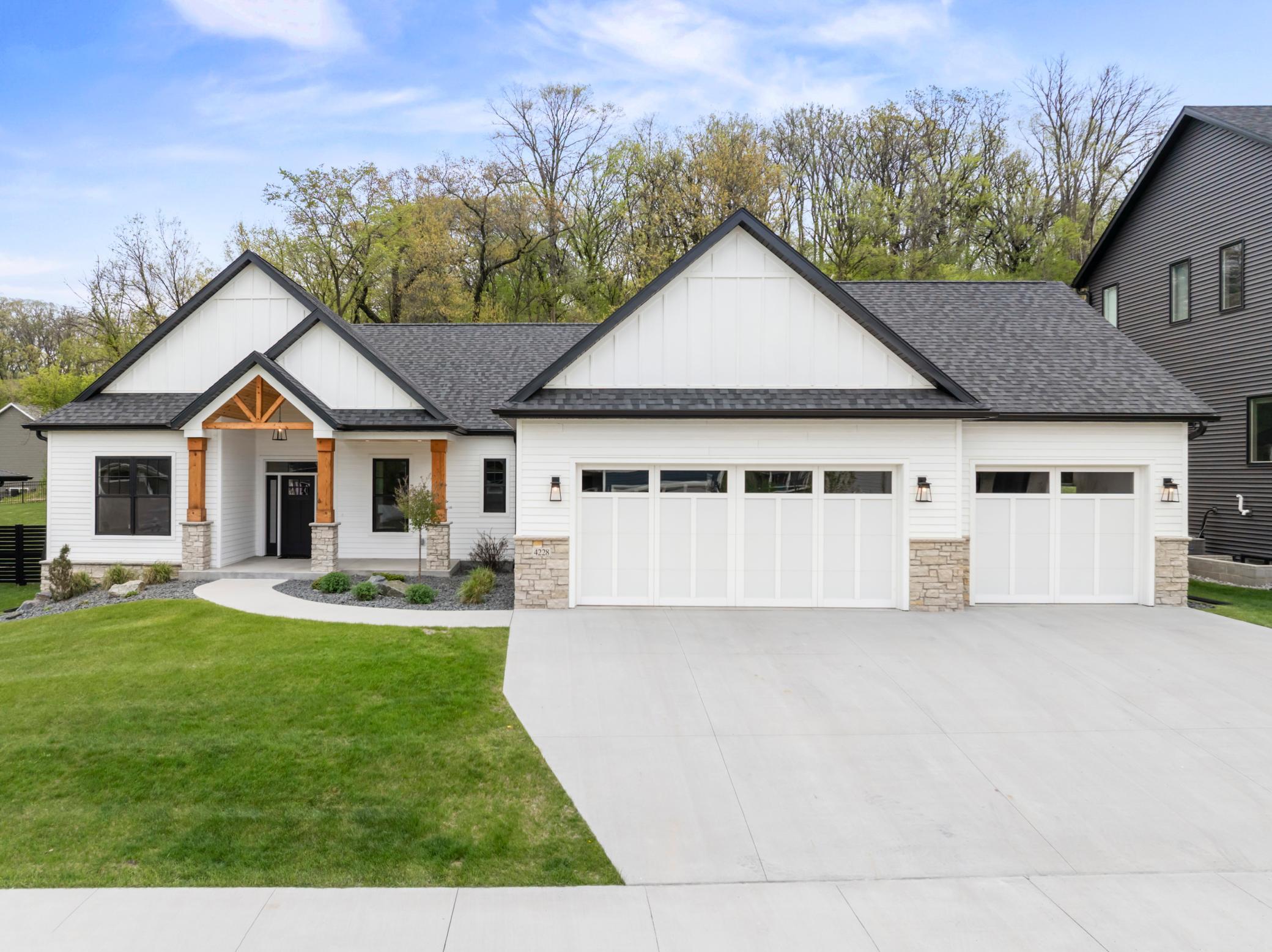 4228 Cassidy Ridge Drive Ne Property Photo 4