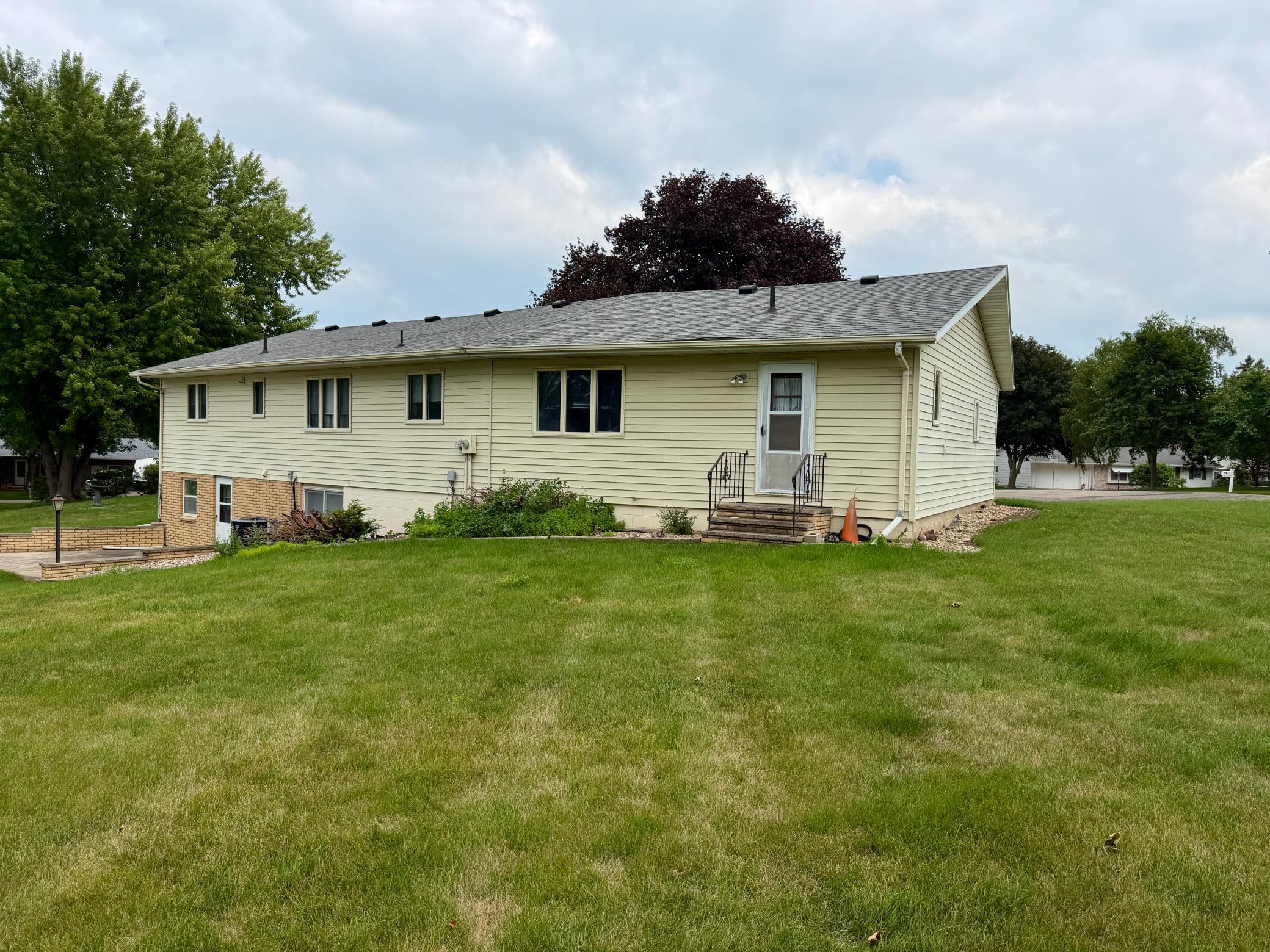 1111 Elm Cove Property Photo 4